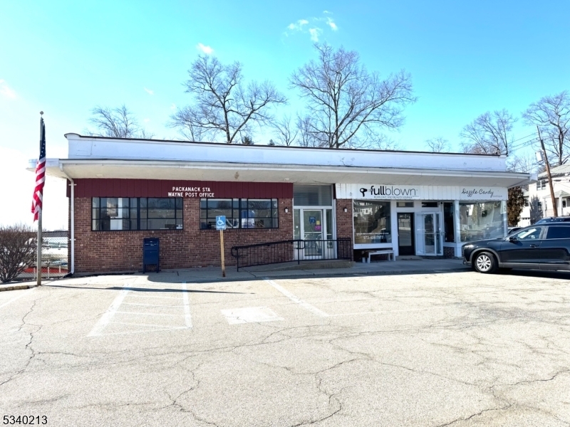 40 Lake Dr W, Wayne, NJ for Sale
