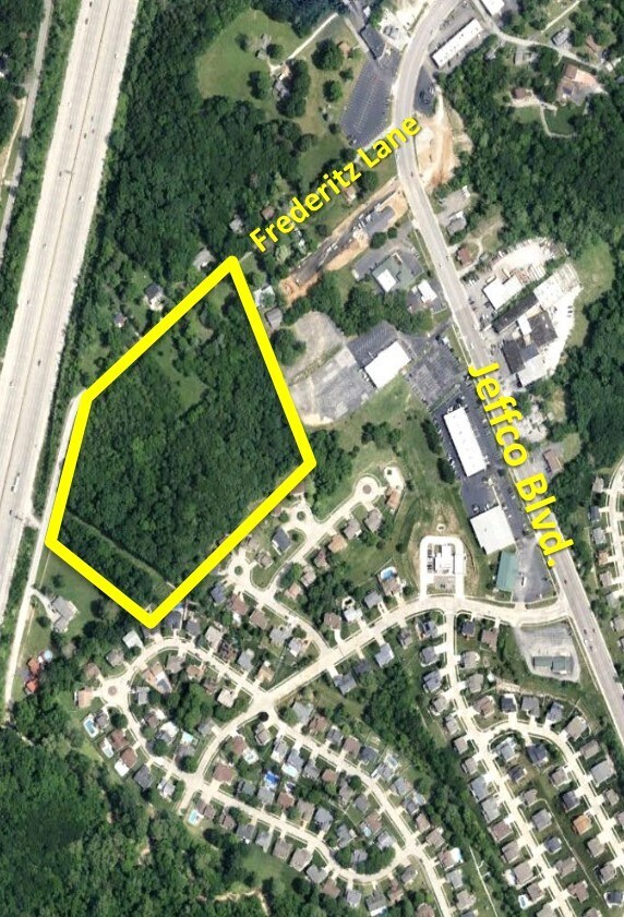 2558 Frederitzi Ln, Arnold, MO for Sale