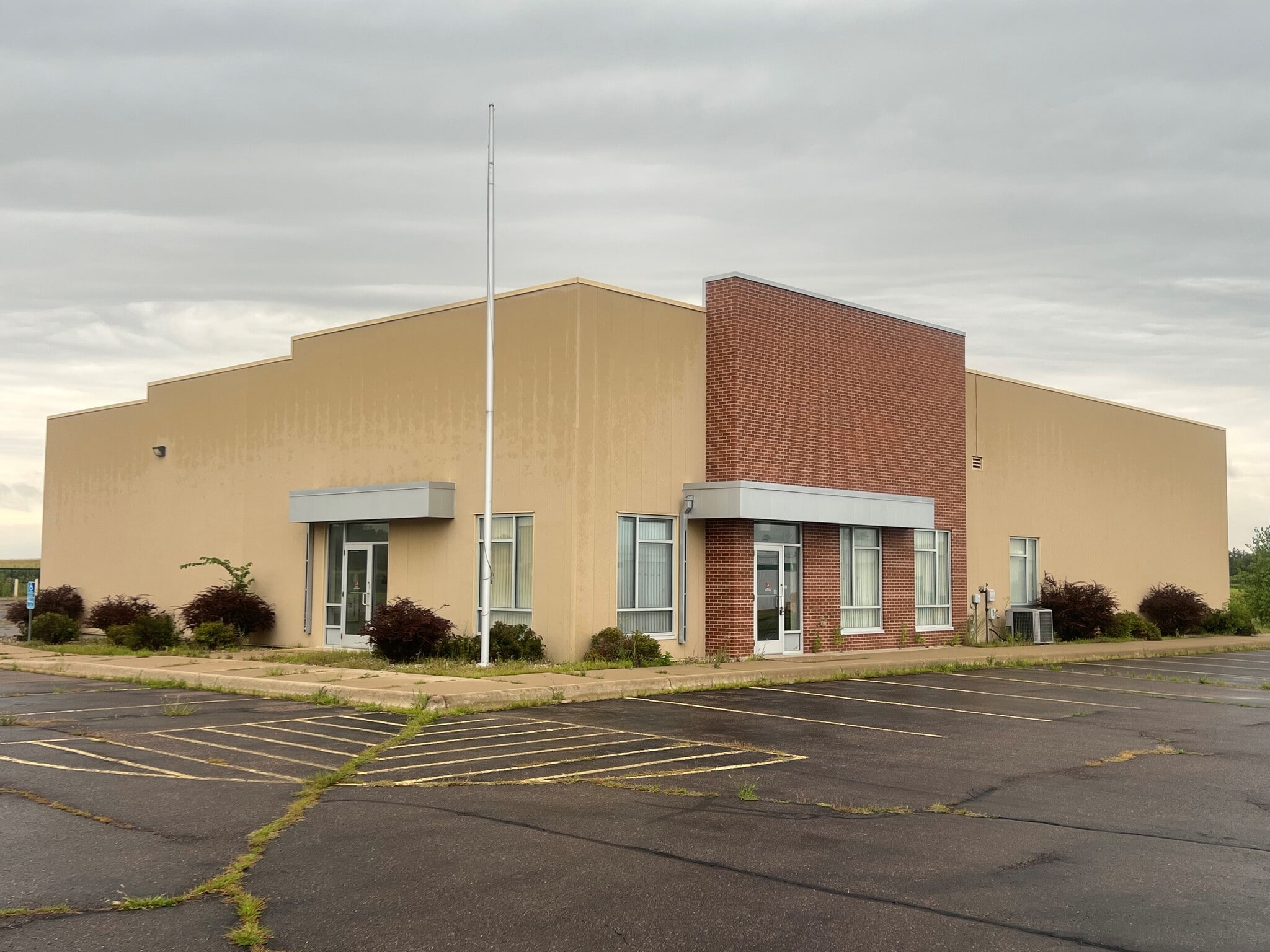 325 S 4th Ave E, Truman, MN for Sale