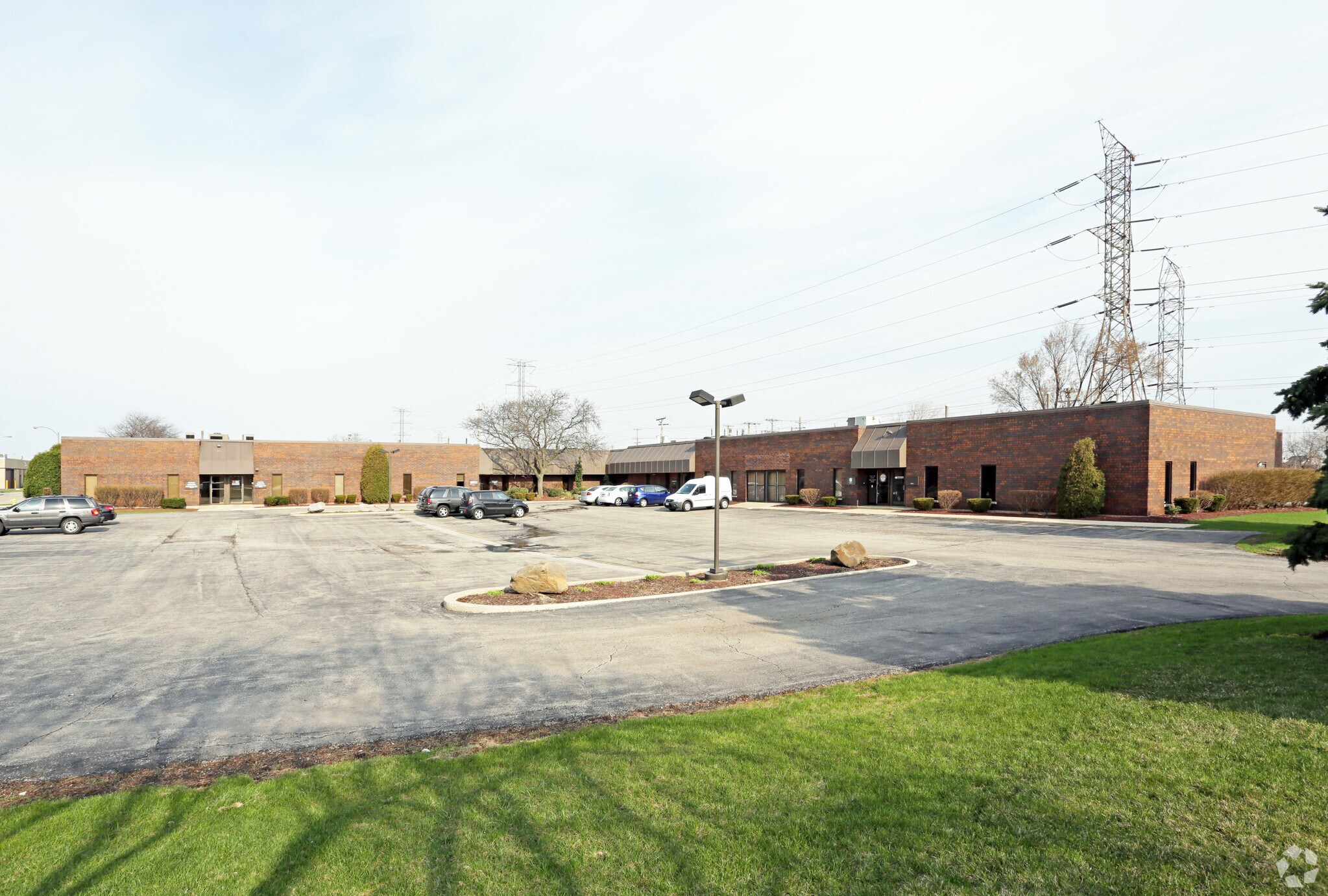 770 N Church Rd, Elmhurst, IL for Rent