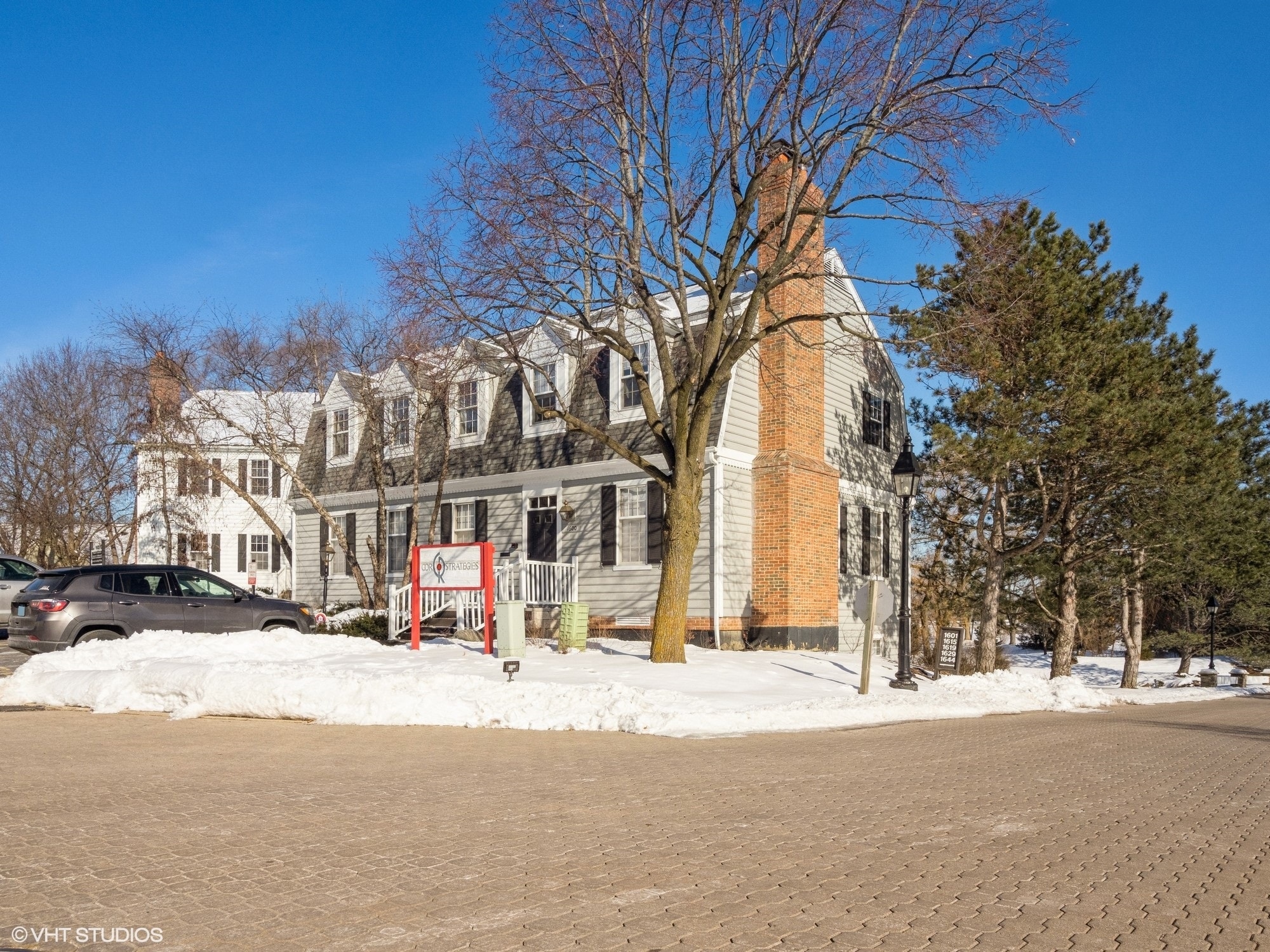 1600 W Colonial Pky, Inverness, IL for Rent