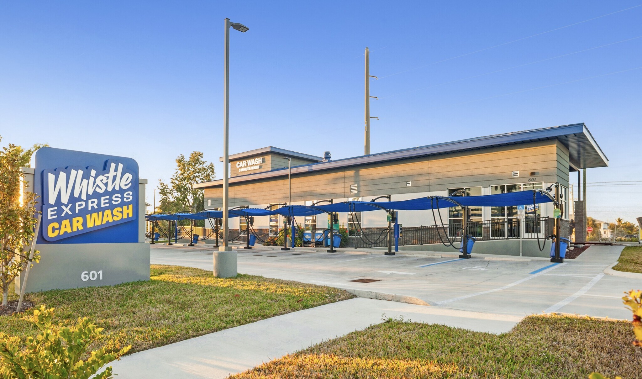 601 Cape Coral Pky W, Cape Coral, FL for Sale