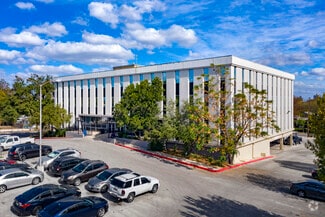 700 S Zarzamora St  