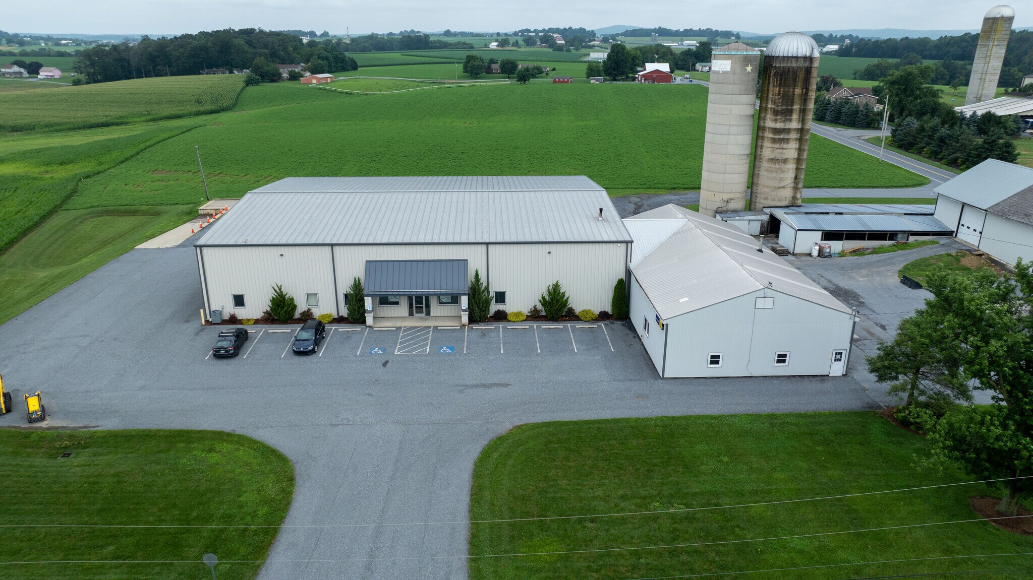 608 Fairview Rd, Manheim, PA for Rent