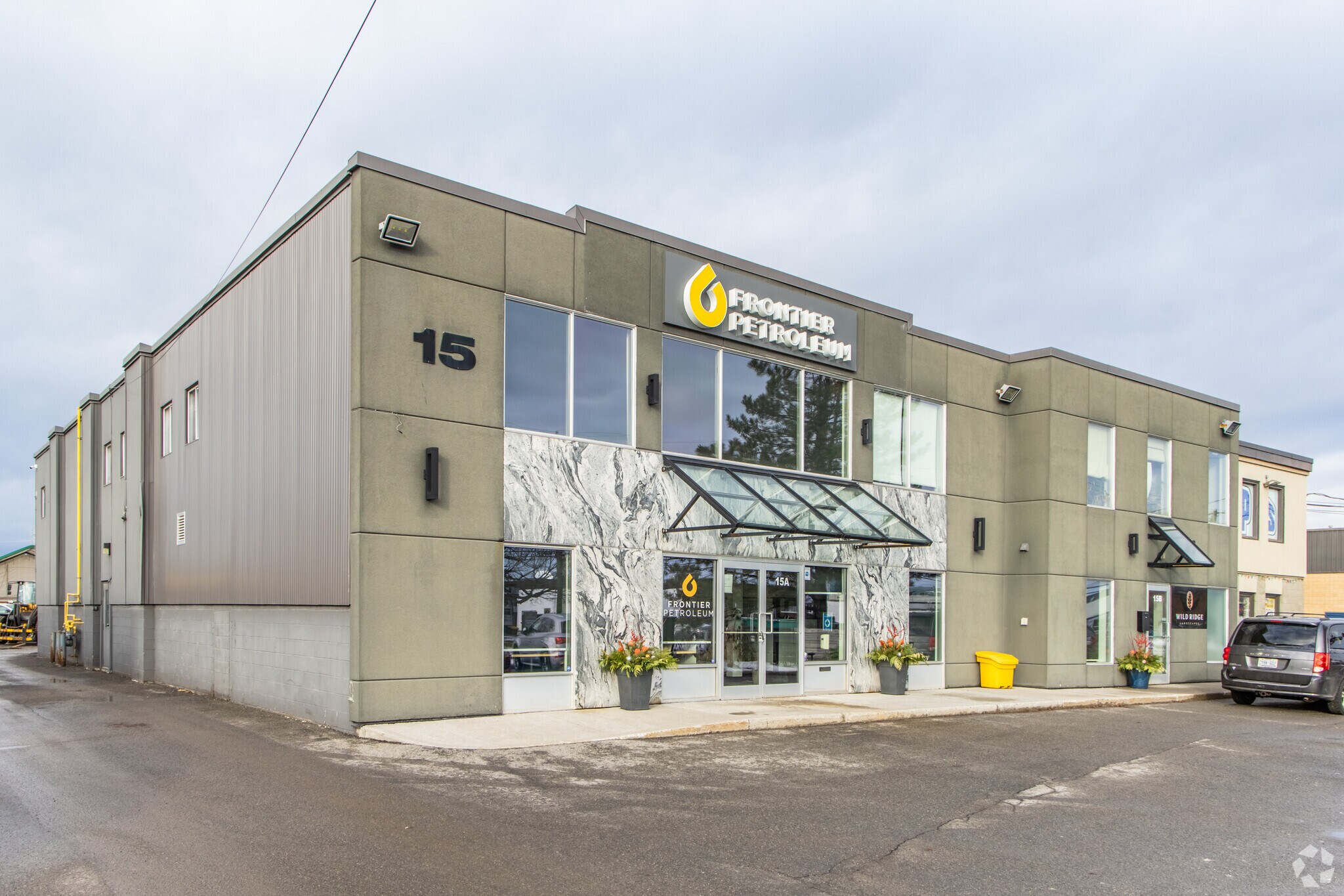 15-17 Bentley Av, Ottawa, ON for Rent