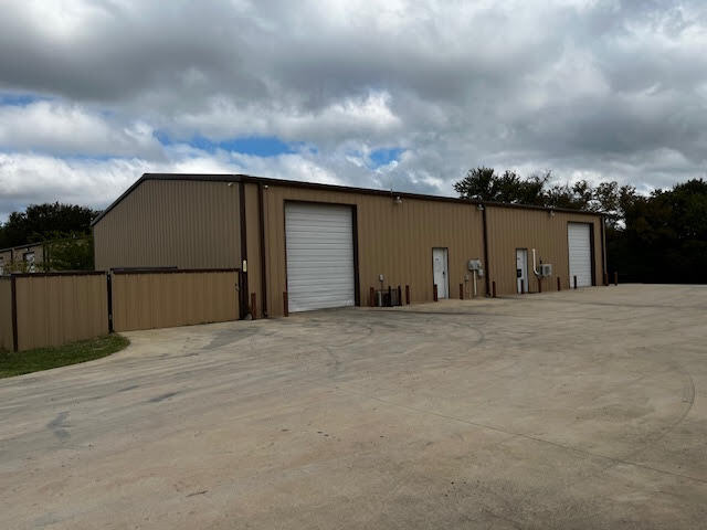 4902 Roadrunner Rd, Fort Worth, TX for Rent