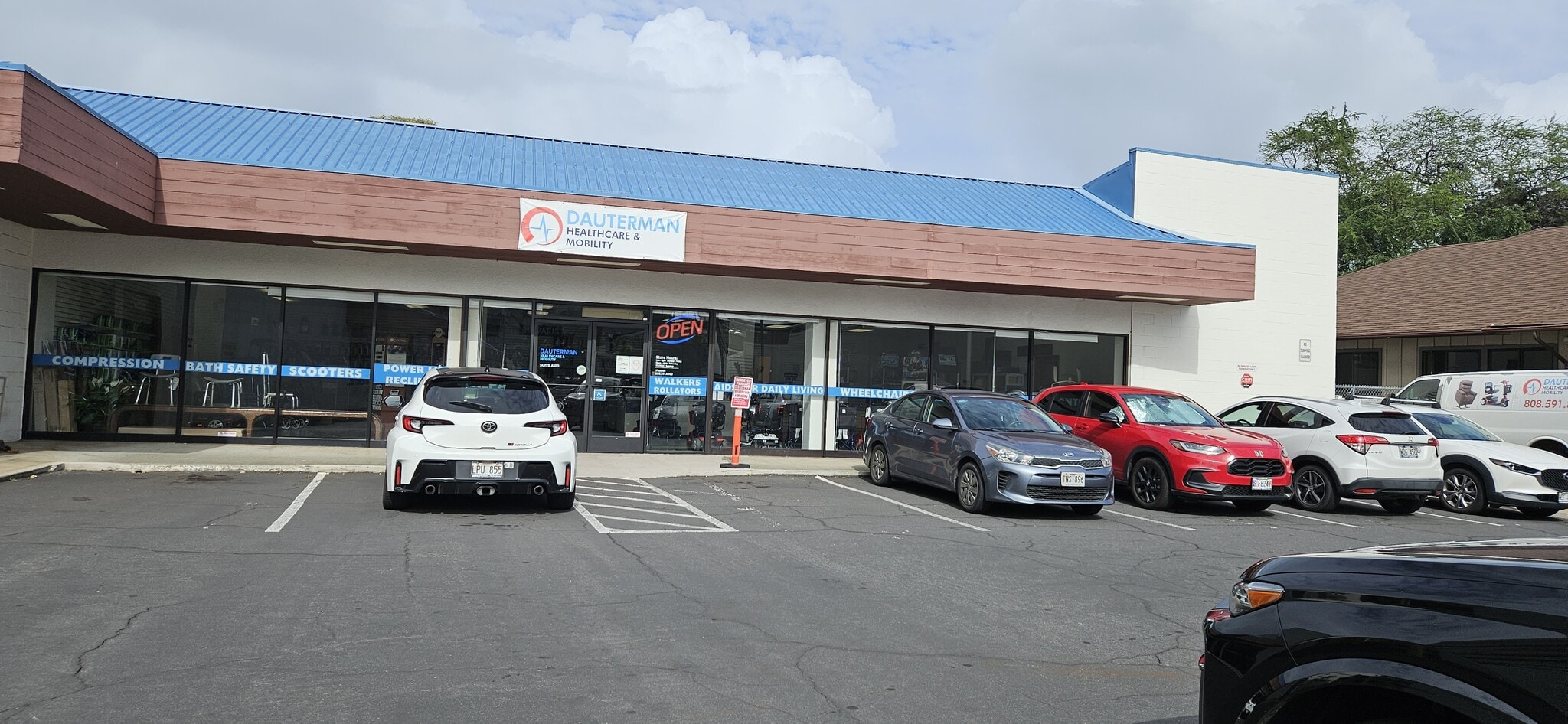 2700 S King St, Honolulu, HI for Rent
