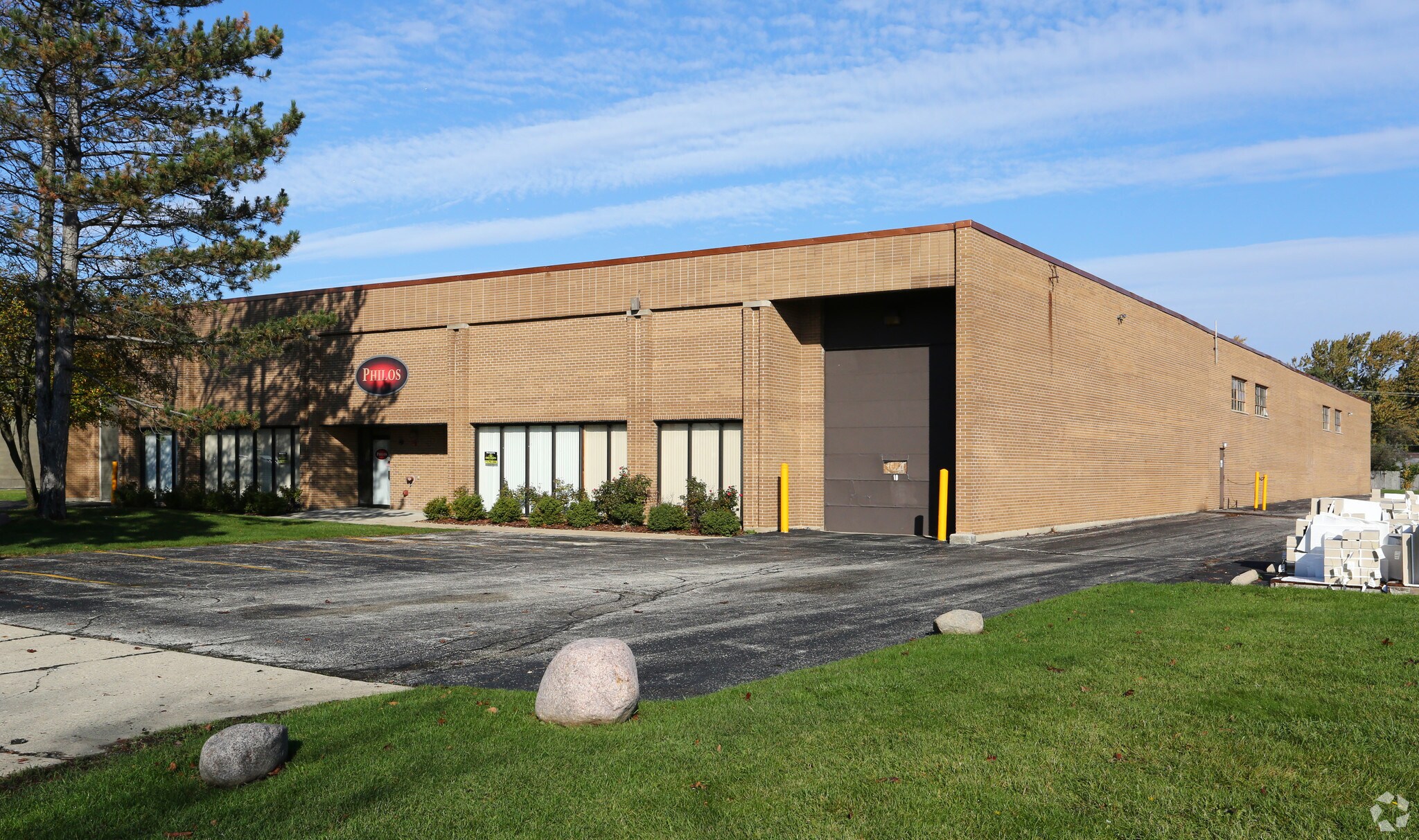 110-112 Carpenter Ave, Wheeling, IL for Rent