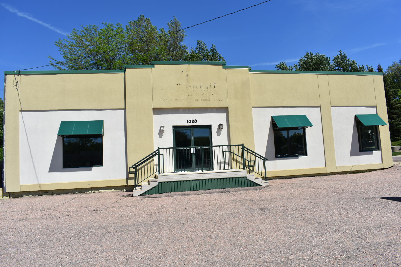 1020 S Minnesota Ave Sioux Falls, SD 57105 Retail Property for Lease