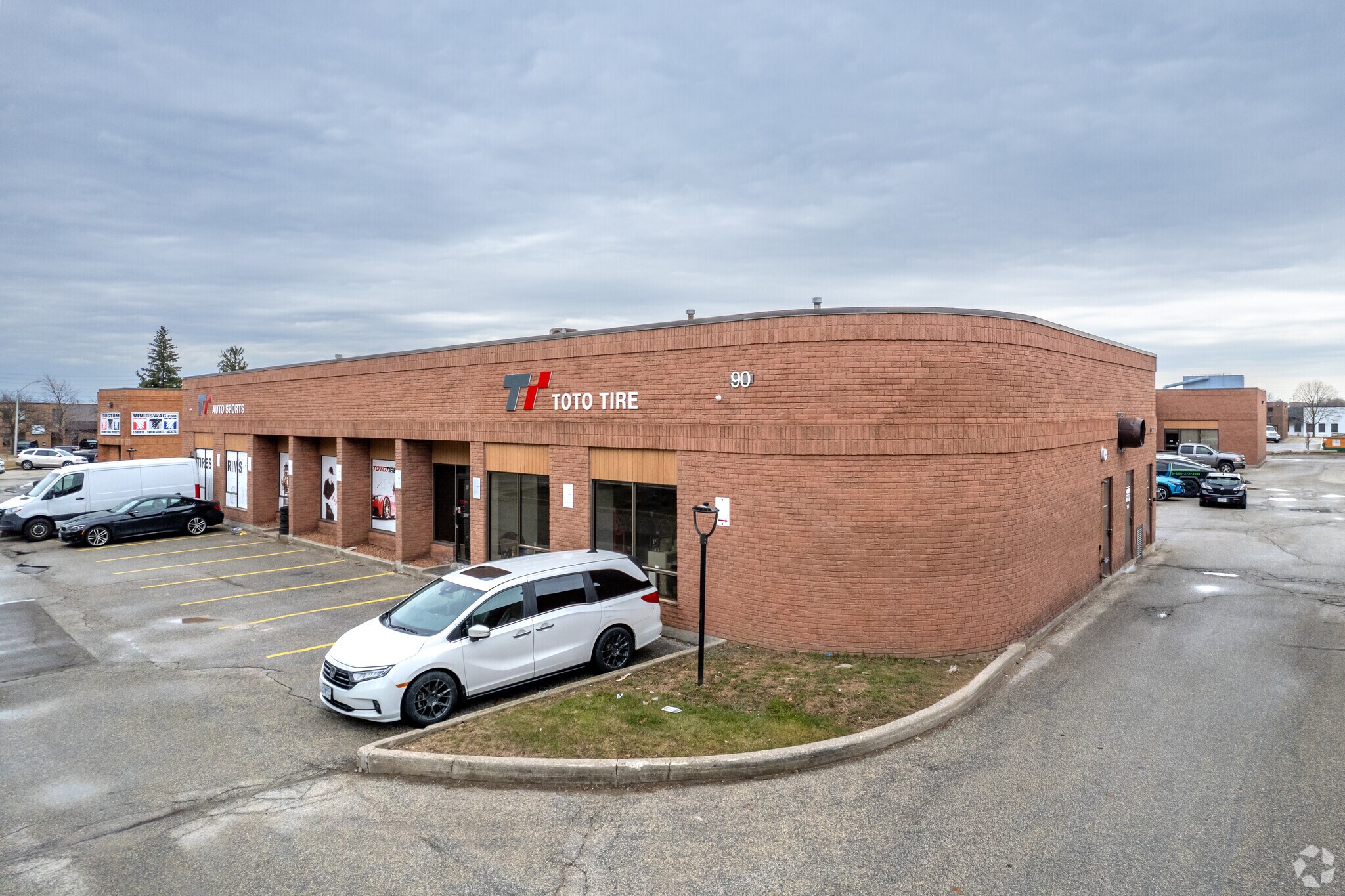 90 Basaltic Rd, Concord, ON for Rent