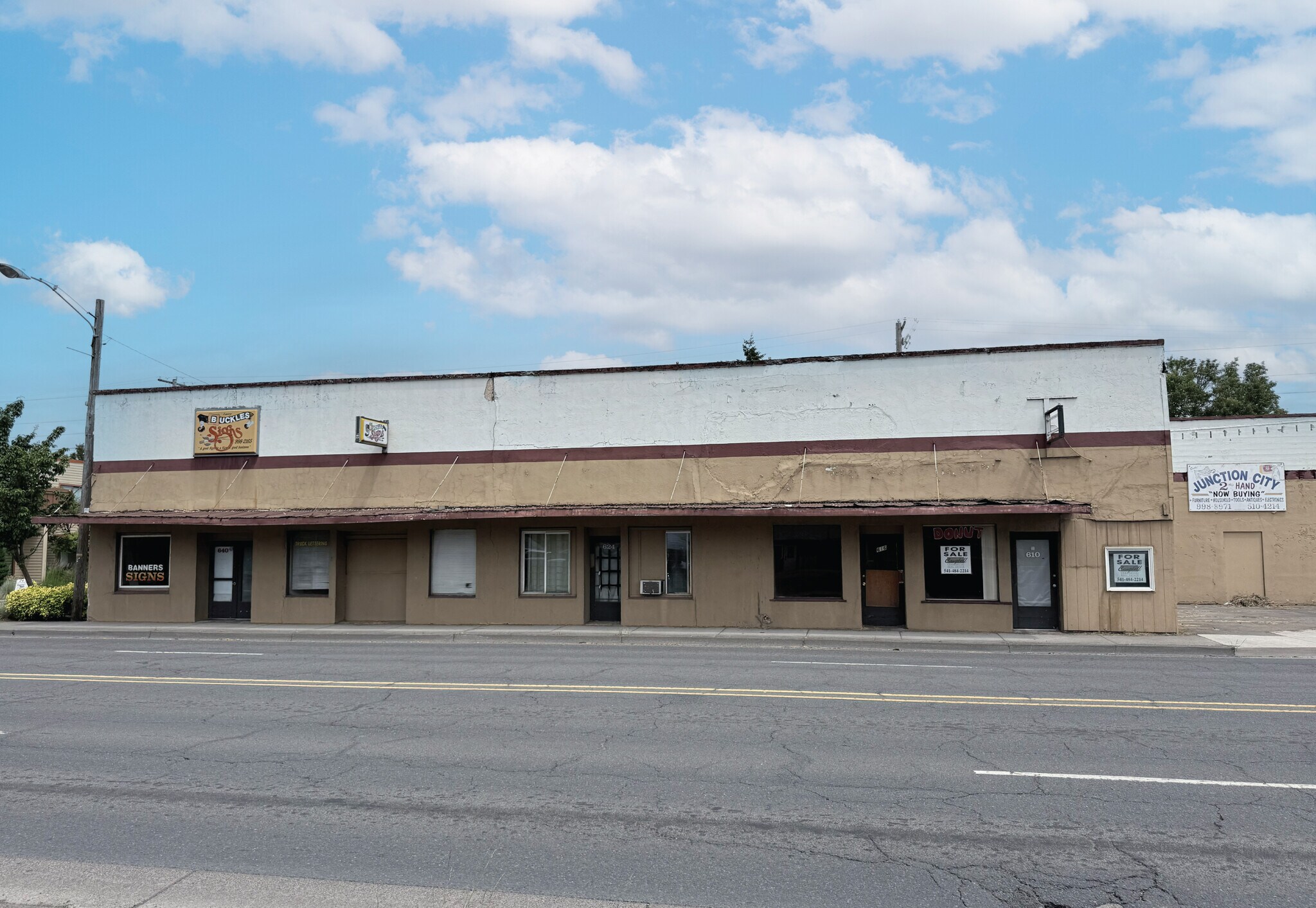 610-640 Ivy St, Junction City, OR for Sale