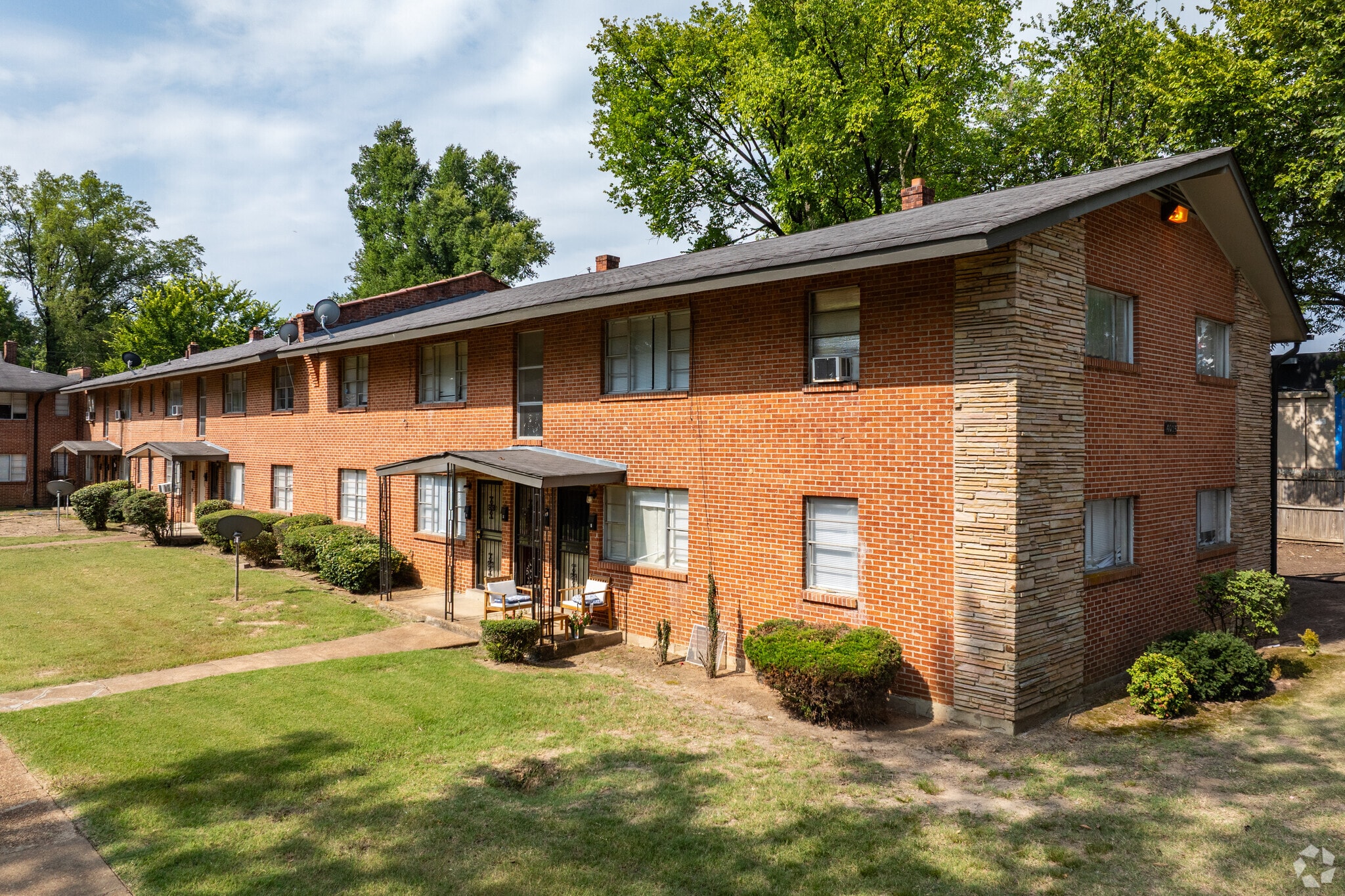 4015 Summer Ave, Memphis, TN for Sale