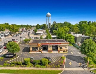 Crystal Lake, IL Freestanding - 487 W Virginia St