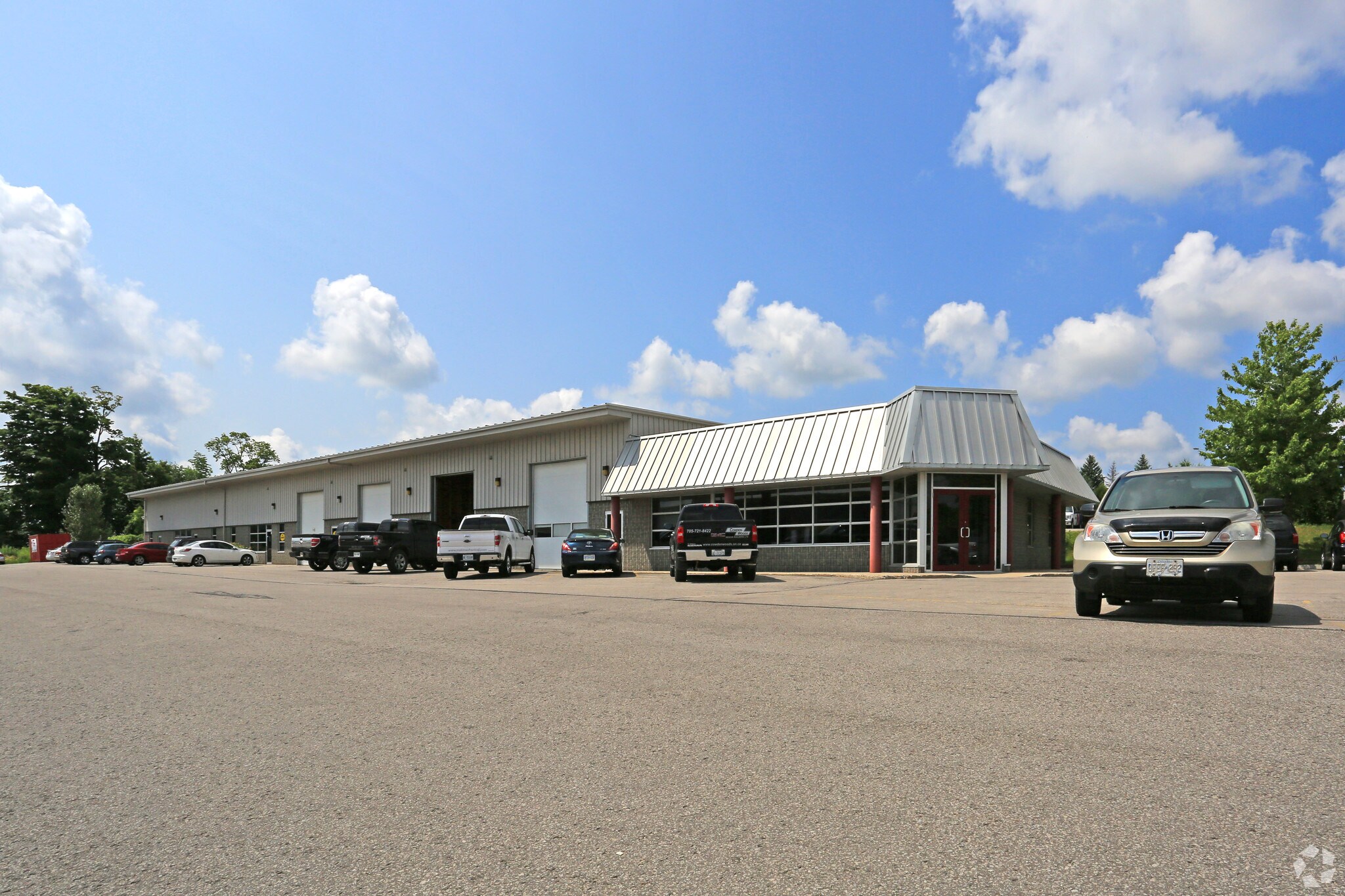 249 Saunders Rd, Barrie, ON for Rent