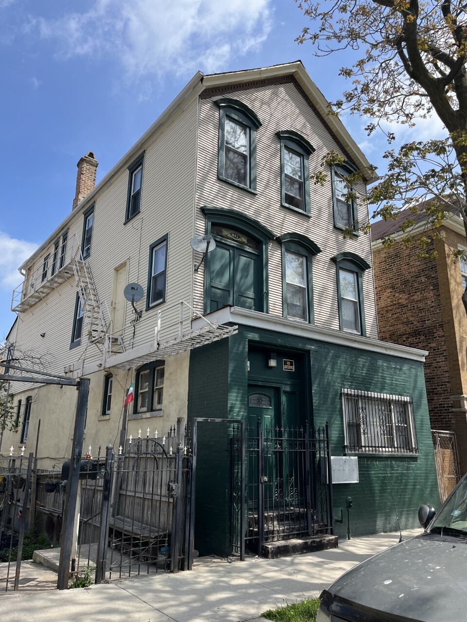 2702 W 24th St, Chicago, IL for Sale