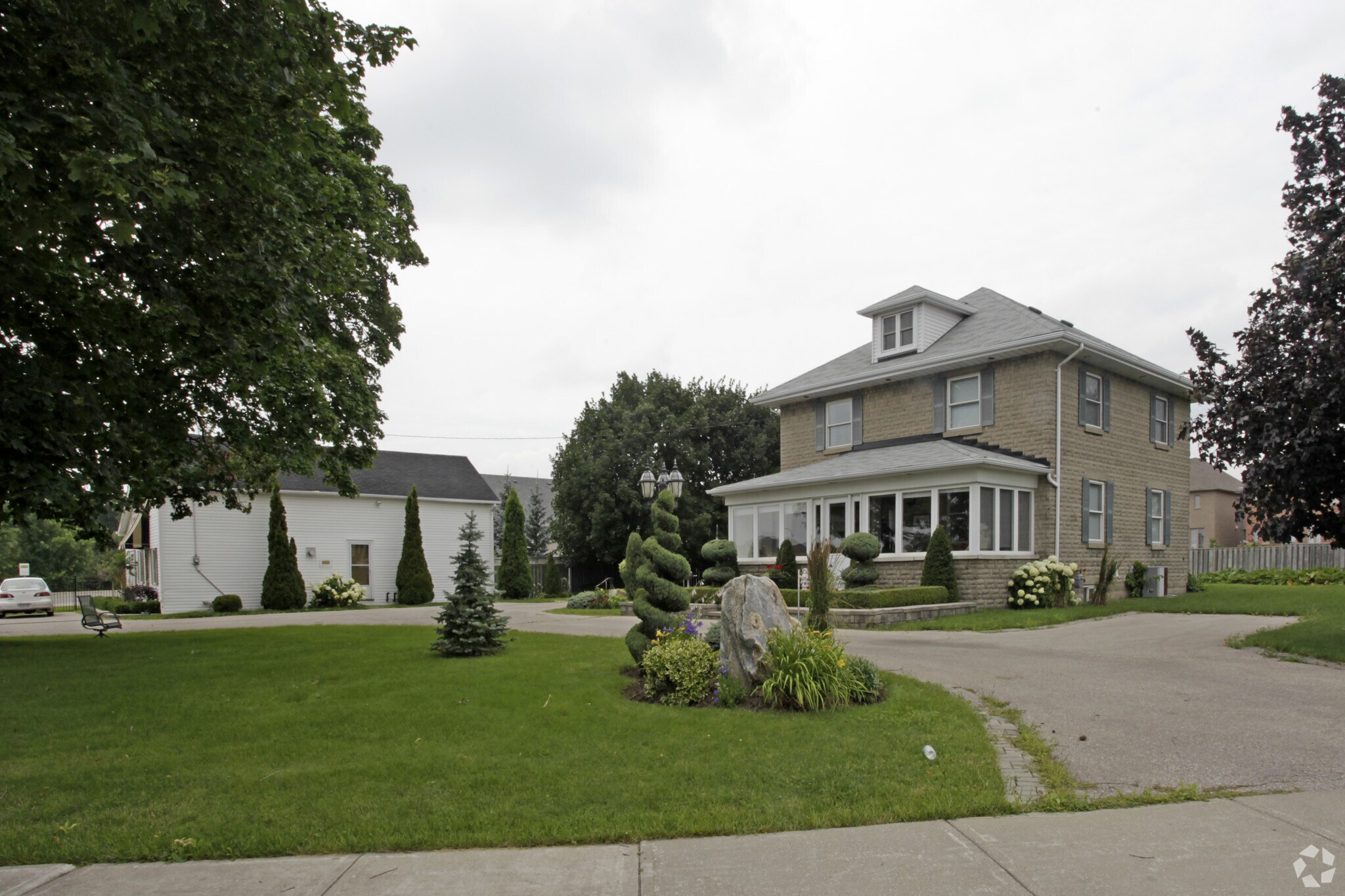 1350 Langstaff Rd, Vaughan, ON for Rent