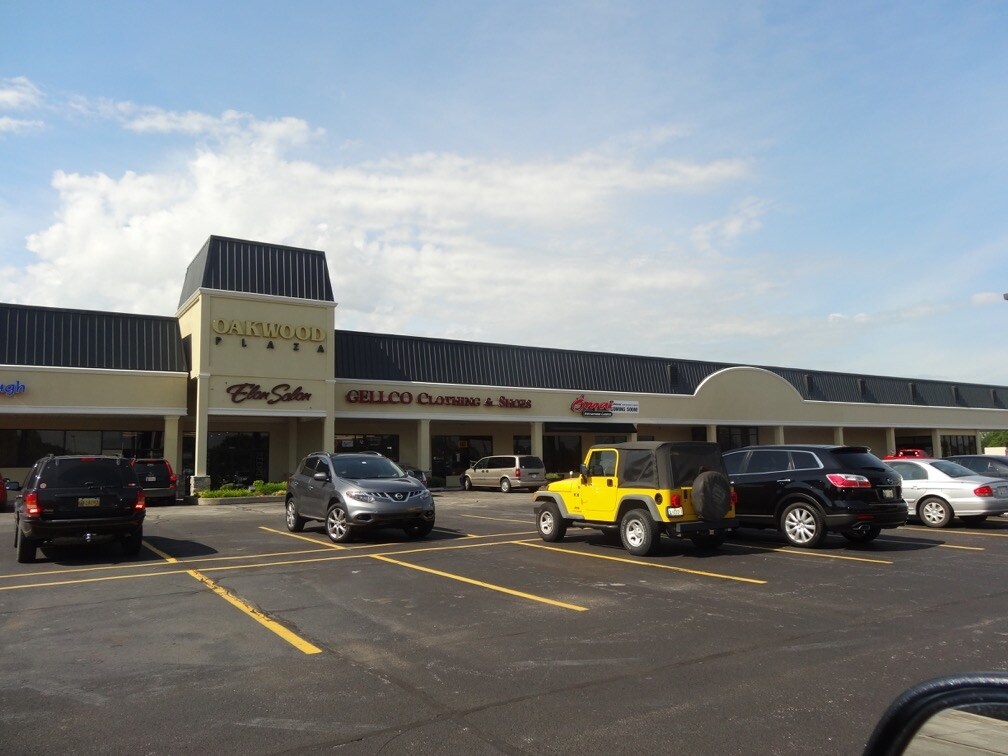 20012041 W Houston St Broken Arrow, OK 74012 Shopping