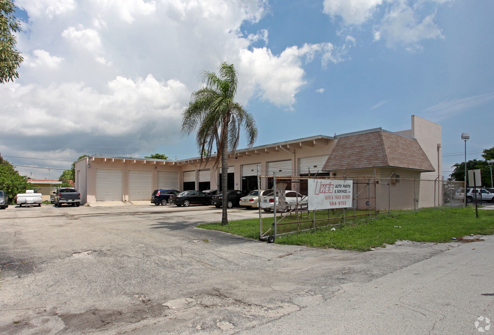 101 NW 43rd St, Oakland Park, FL for Sale