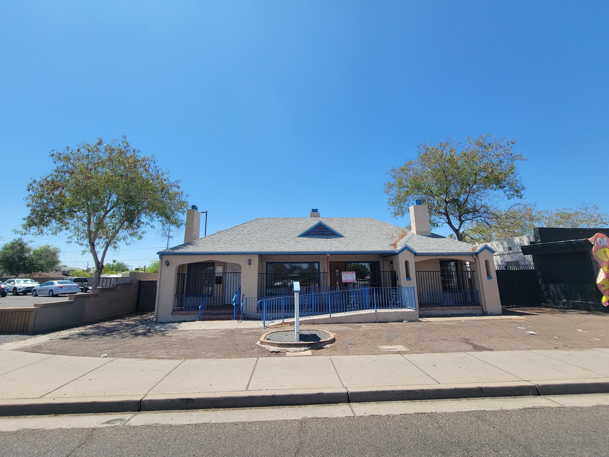 1517 E McDowell Rd, Phoenix, AZ for Sale