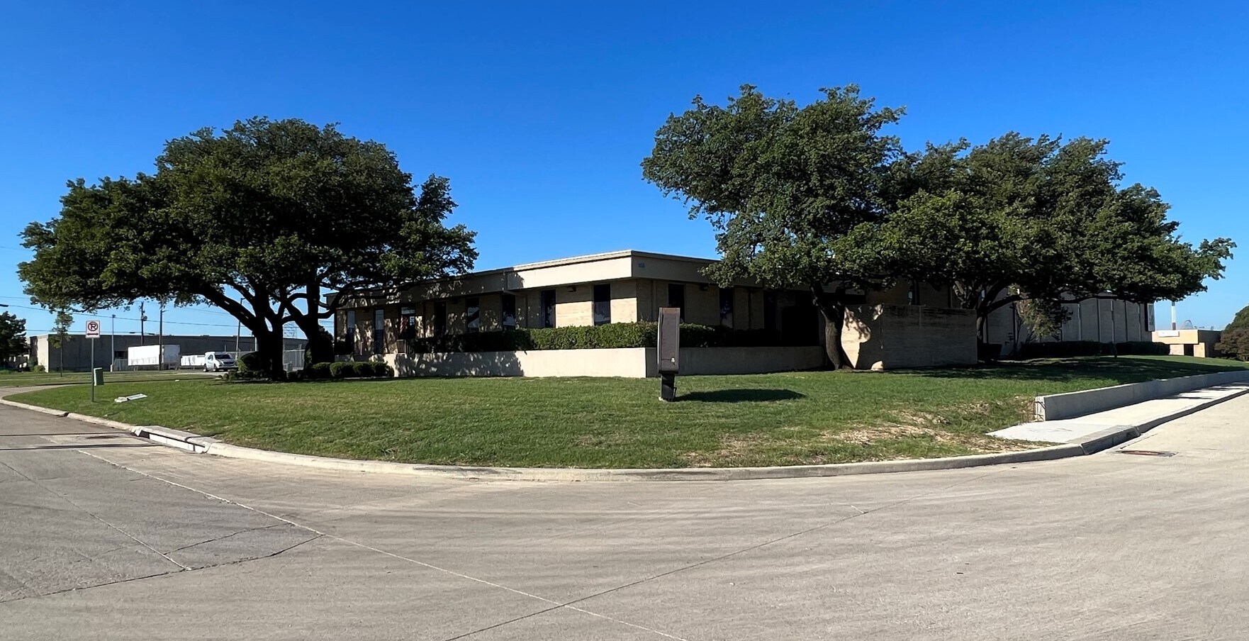 925 111th St Arlington, TX 76011 Industrial Property for Sale on