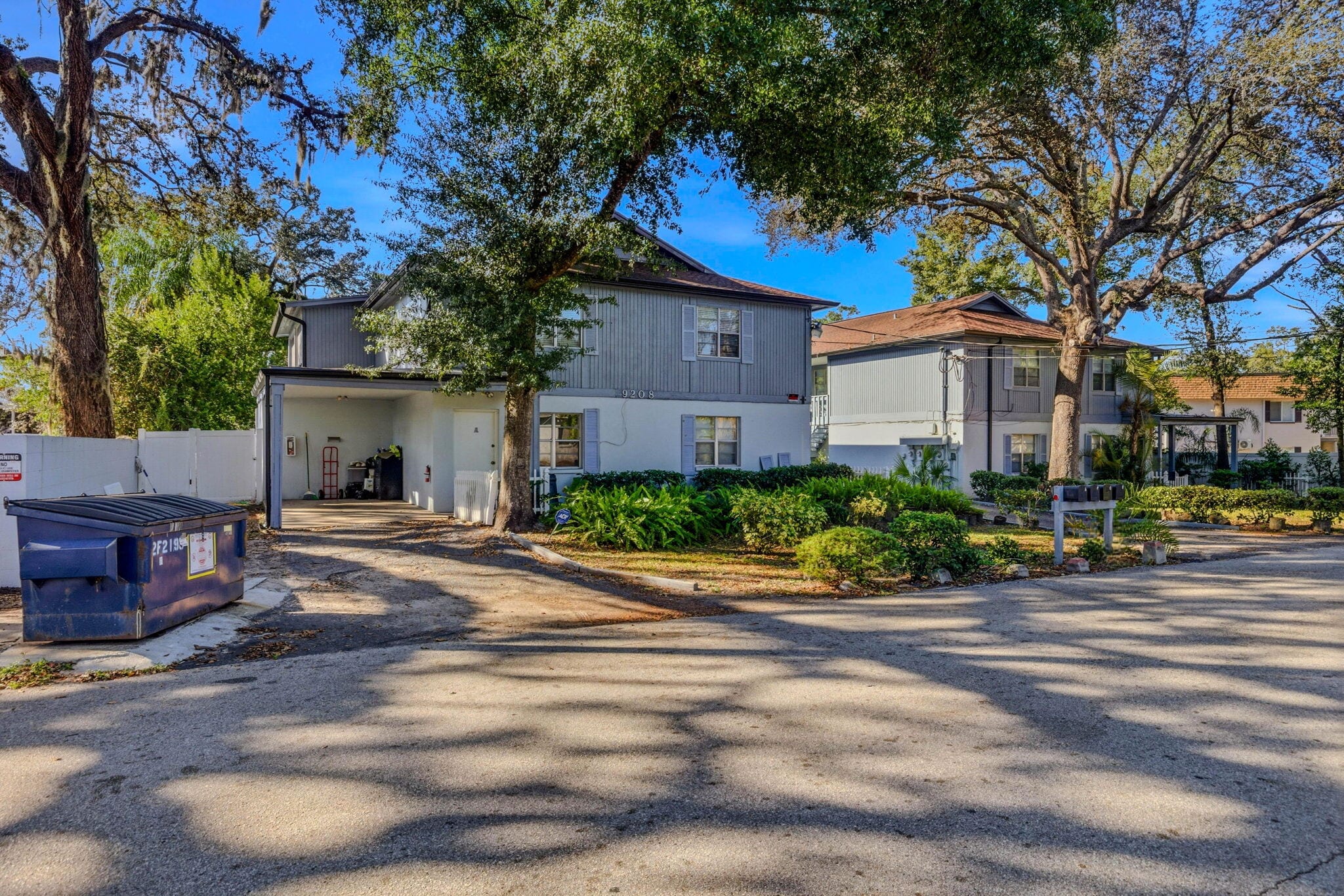 9208 N Connechusett Rd, Tampa, FL for Sale