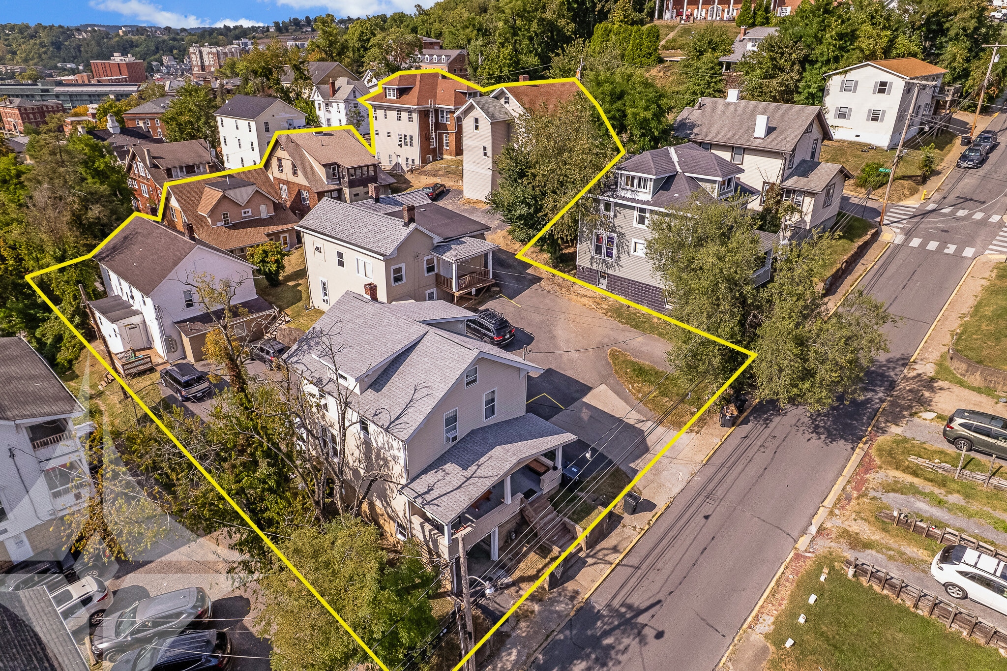 678 Spruce St, Morgantown, WV for Sale