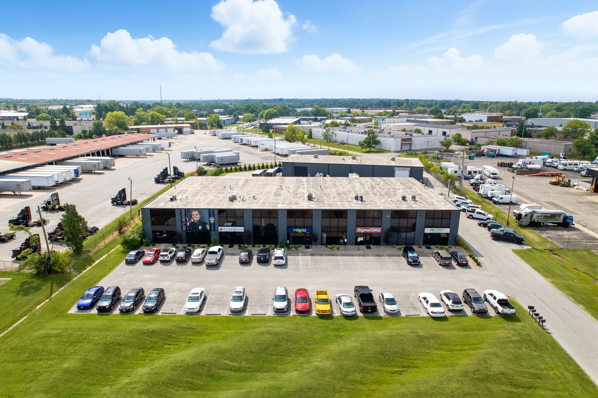 9822-9826 Bluegrass Pky, Louisville, KY for Sale