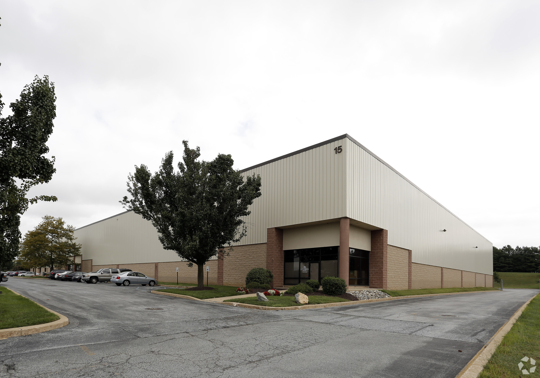 15 Boulden Cir, New Castle, DE for Rent