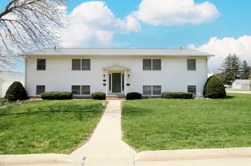 414 7th St SE, Oelwein, IA for Sale