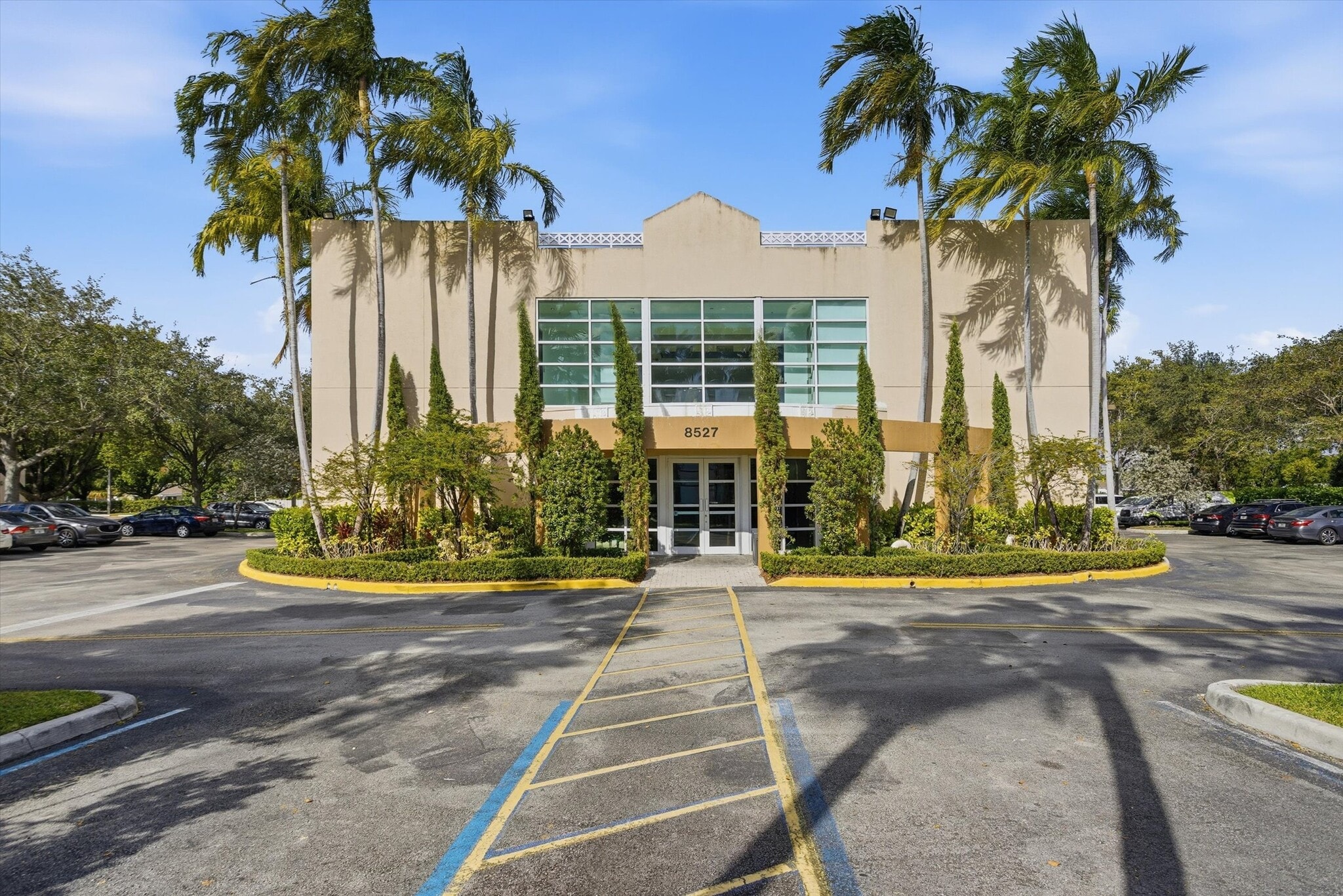 8527 Pines Blvd, Pembroke Pines, FL for Sale