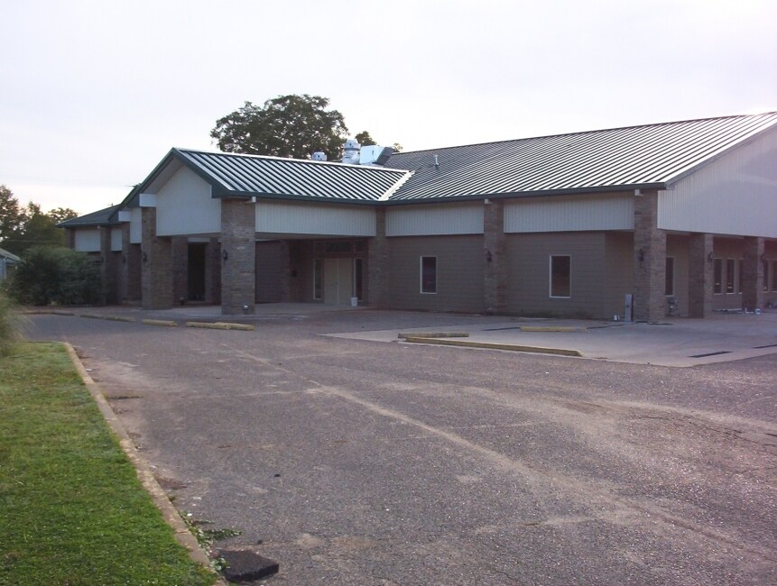 2130 Country Club Rd, Palestine, TX for Sale