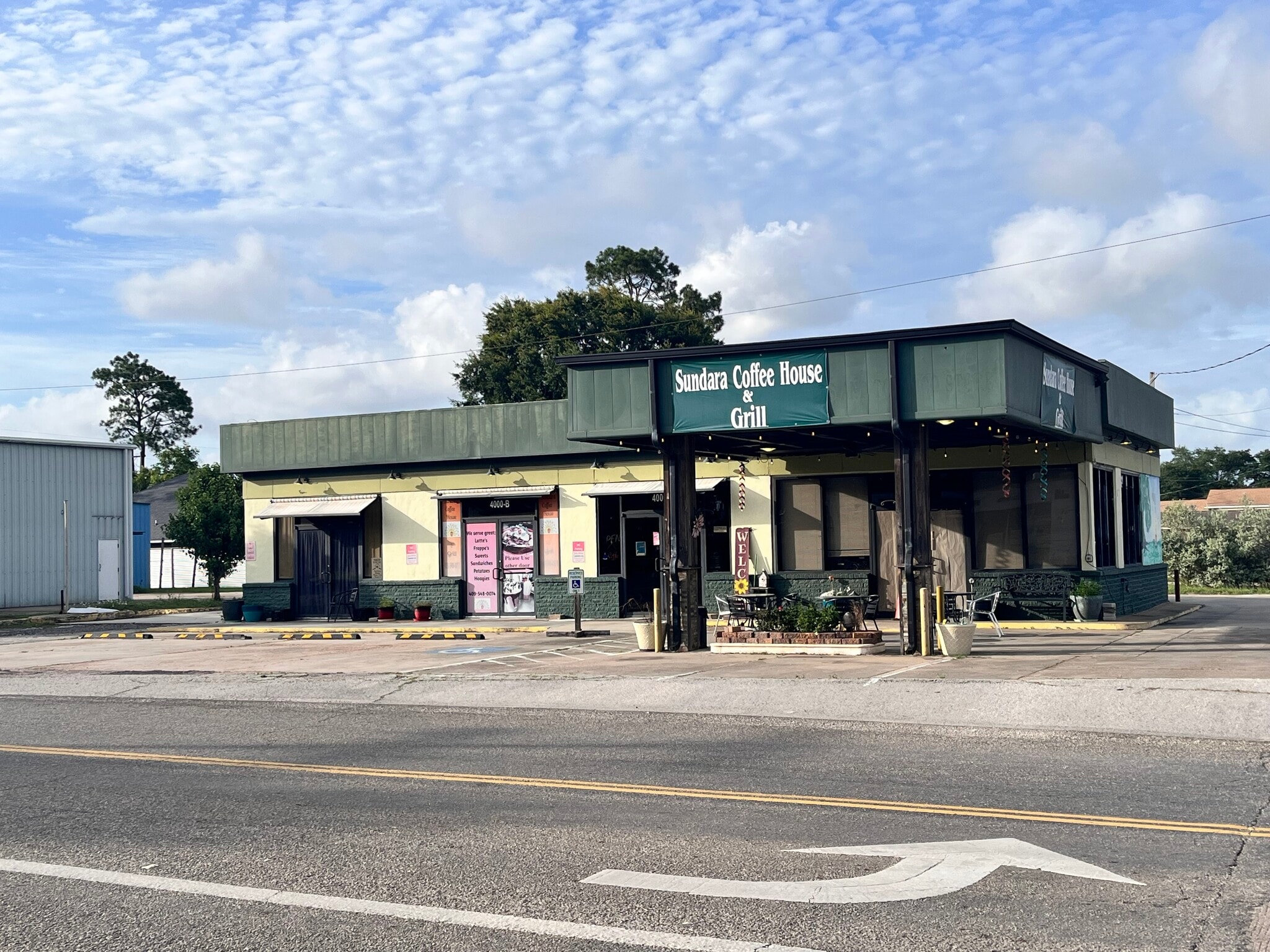 4000 Lincoln Ave, Groves, TX for Sale