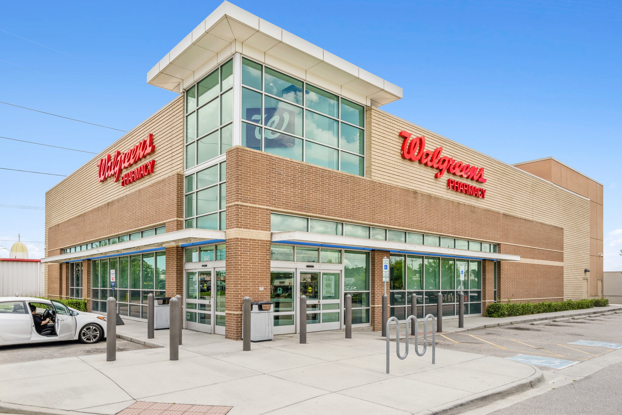 645 First Colonial Rd Virginia Beach, VA 23451 Retail Property for