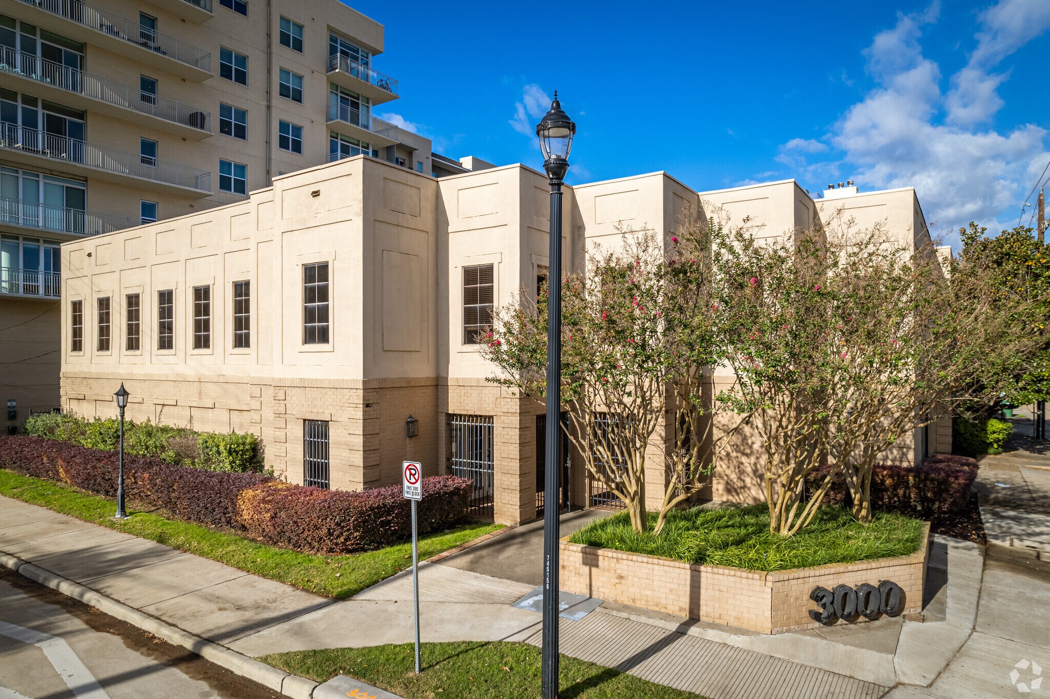 3000 Smith St, Houston, TX for Sale