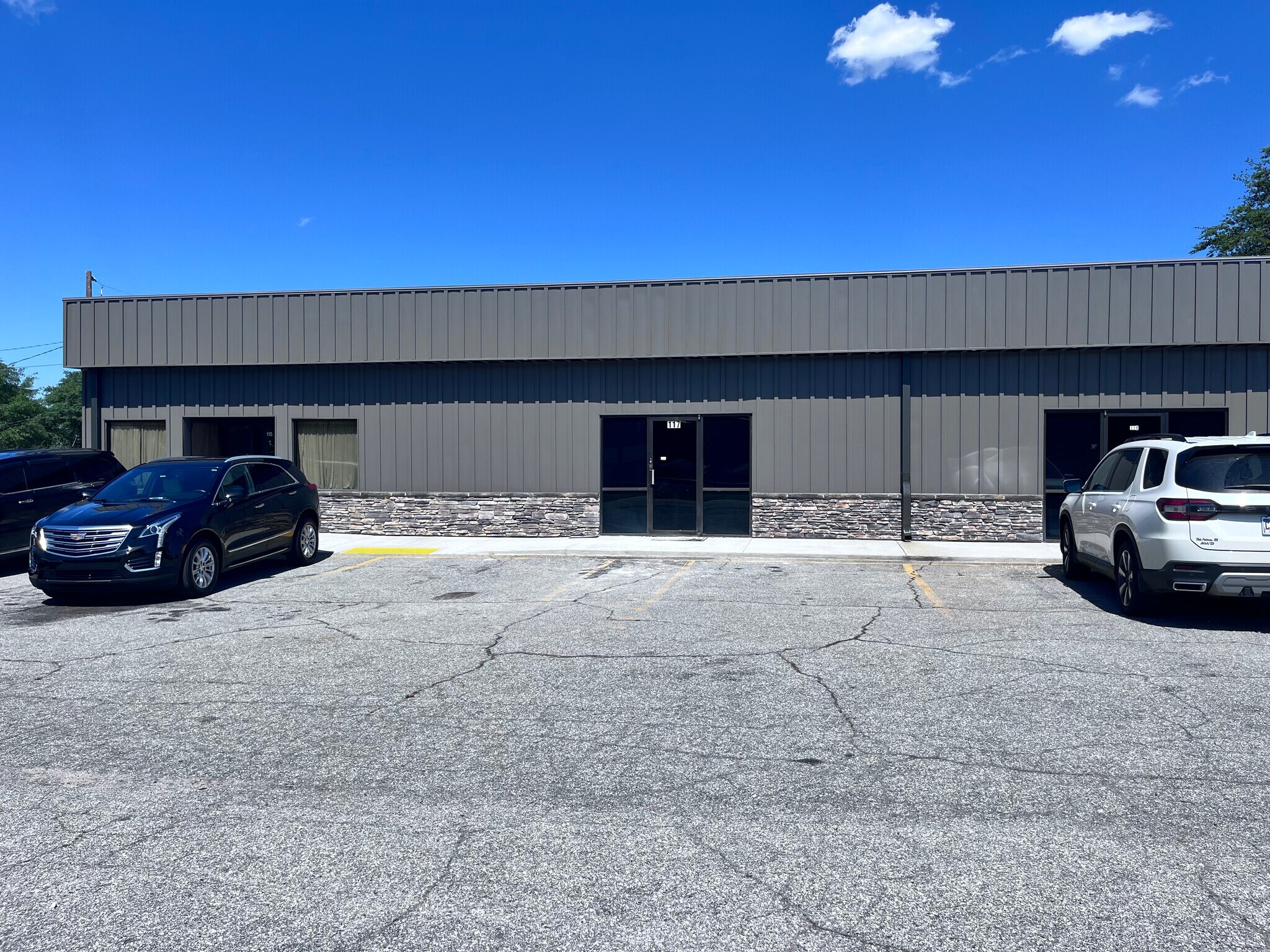 121 b St Simpsonville, SC 29681 Office Property for Lease on