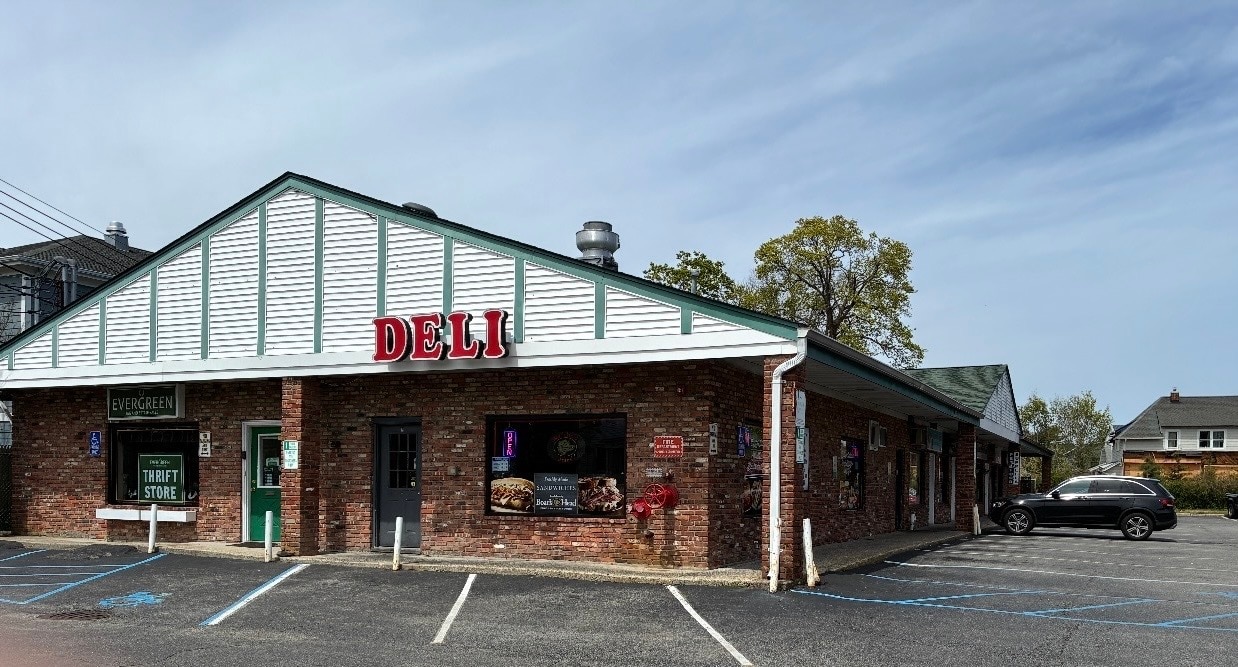 117 Main St, East Islip, NY for Rent