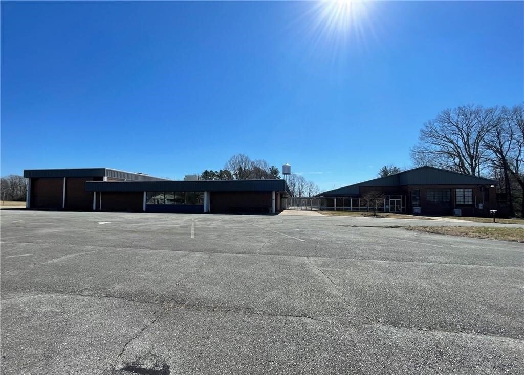 7165 NC 89 Hwy W, Westfield, NC for Rent