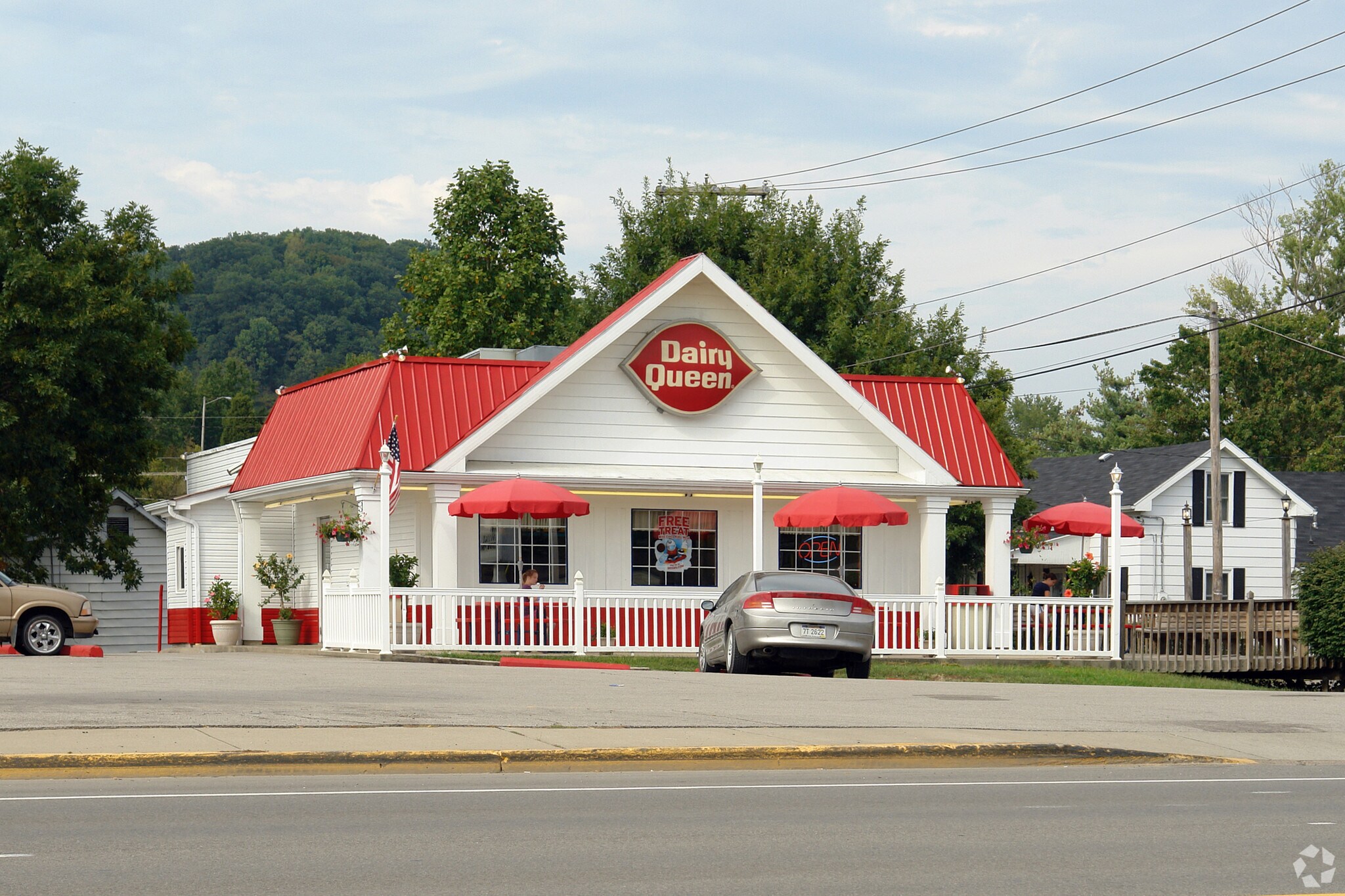 325 E Main St, Milton, WV for Rent