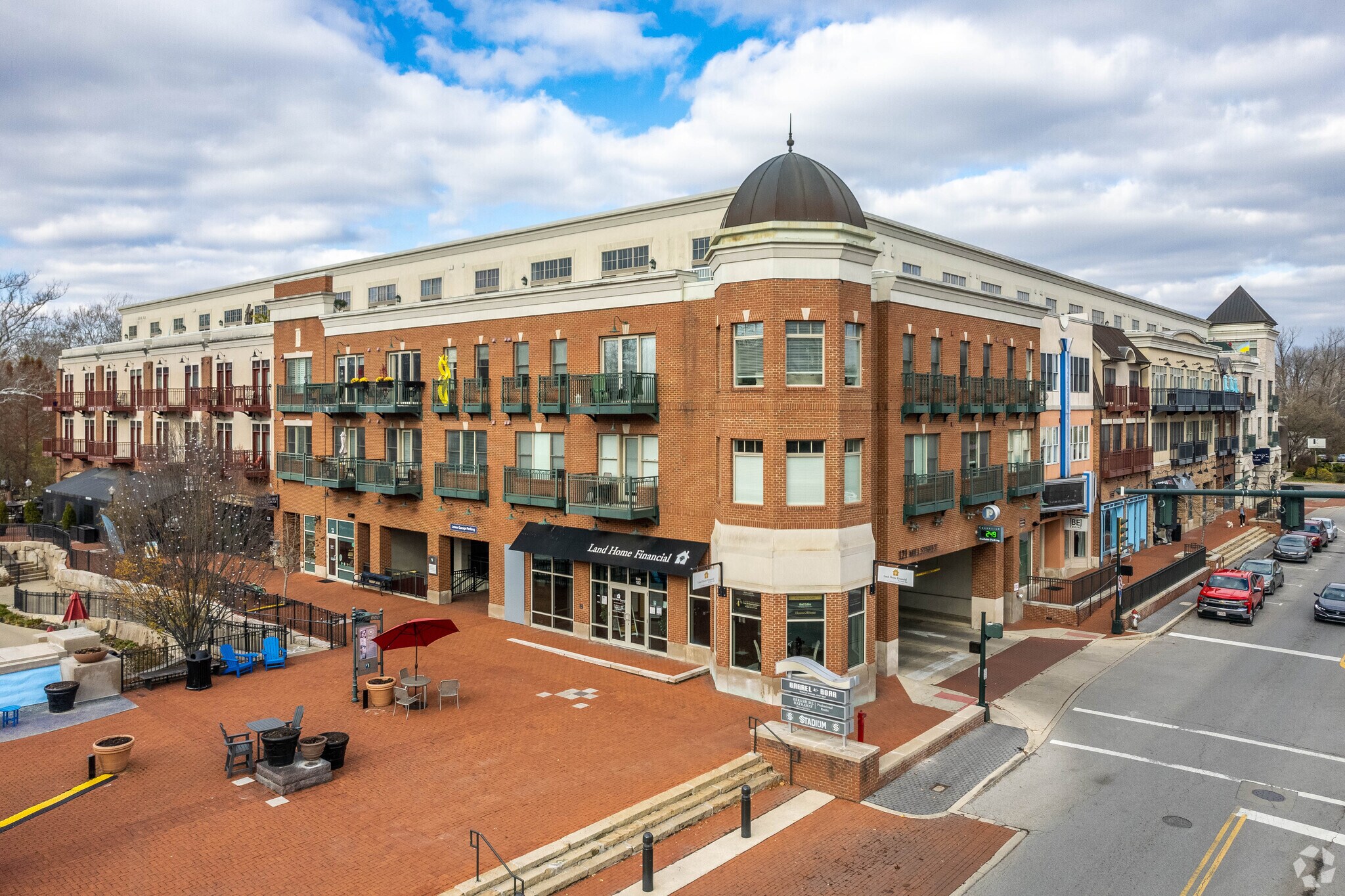 121 Mill St, Gahanna, OH for Rent