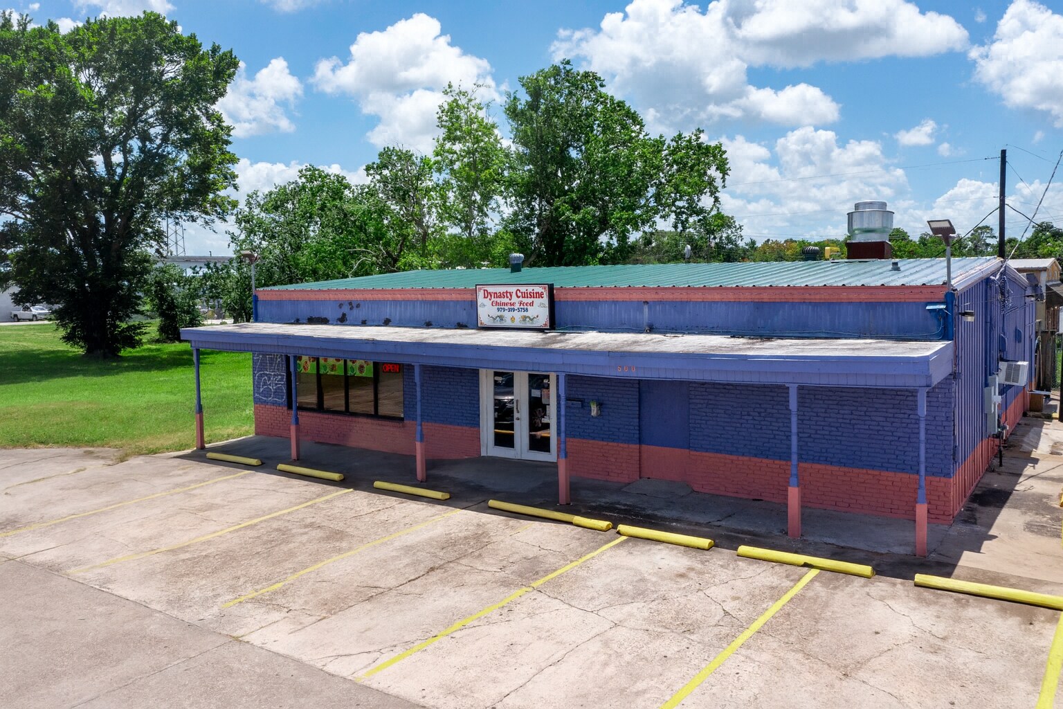 500 S Velasco St, Angleton, TX for Sale