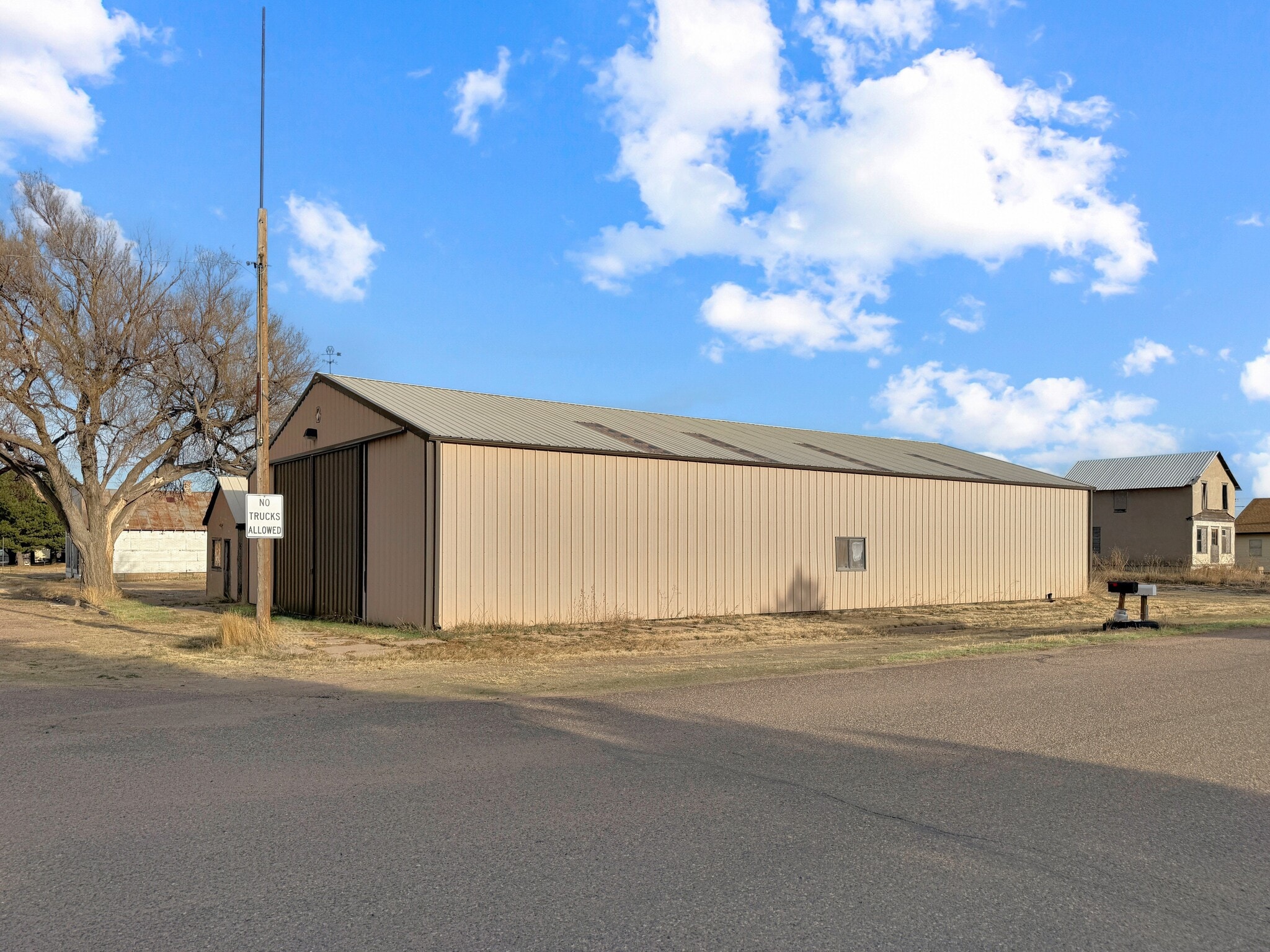 820 Front St, Arriba, CO for Sale