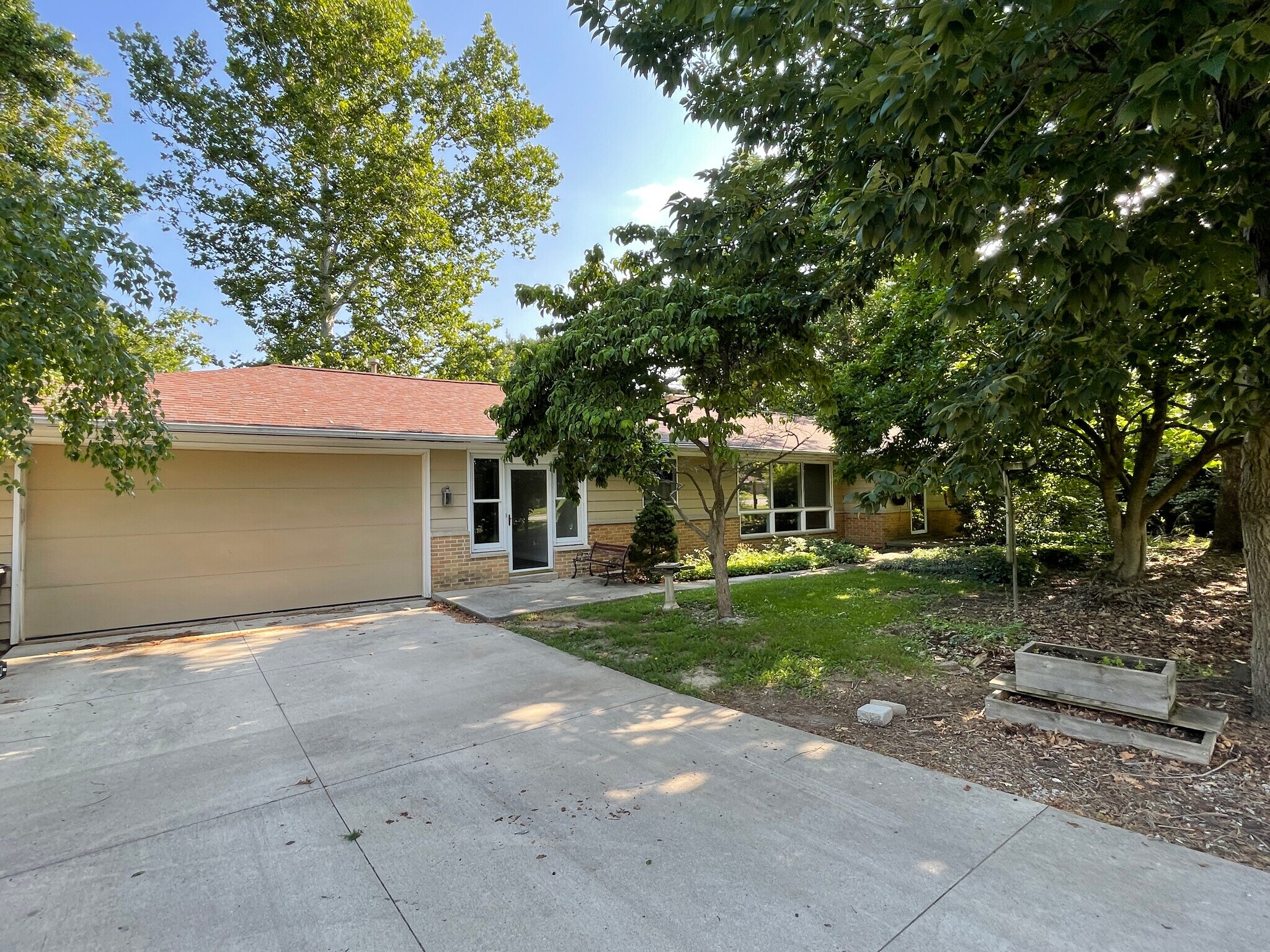 7730 Aboite Center Rd, Fort Wayne, IN for Sale