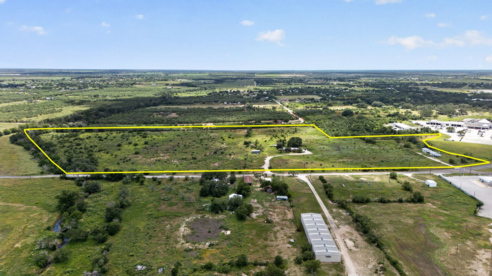 180 County Road 777, Devine, TX for Sale