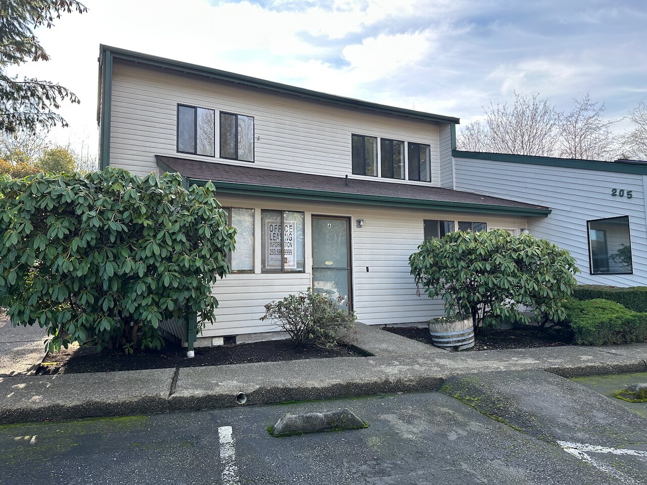 205 15th Ave SW, Puyallup, WA for Rent