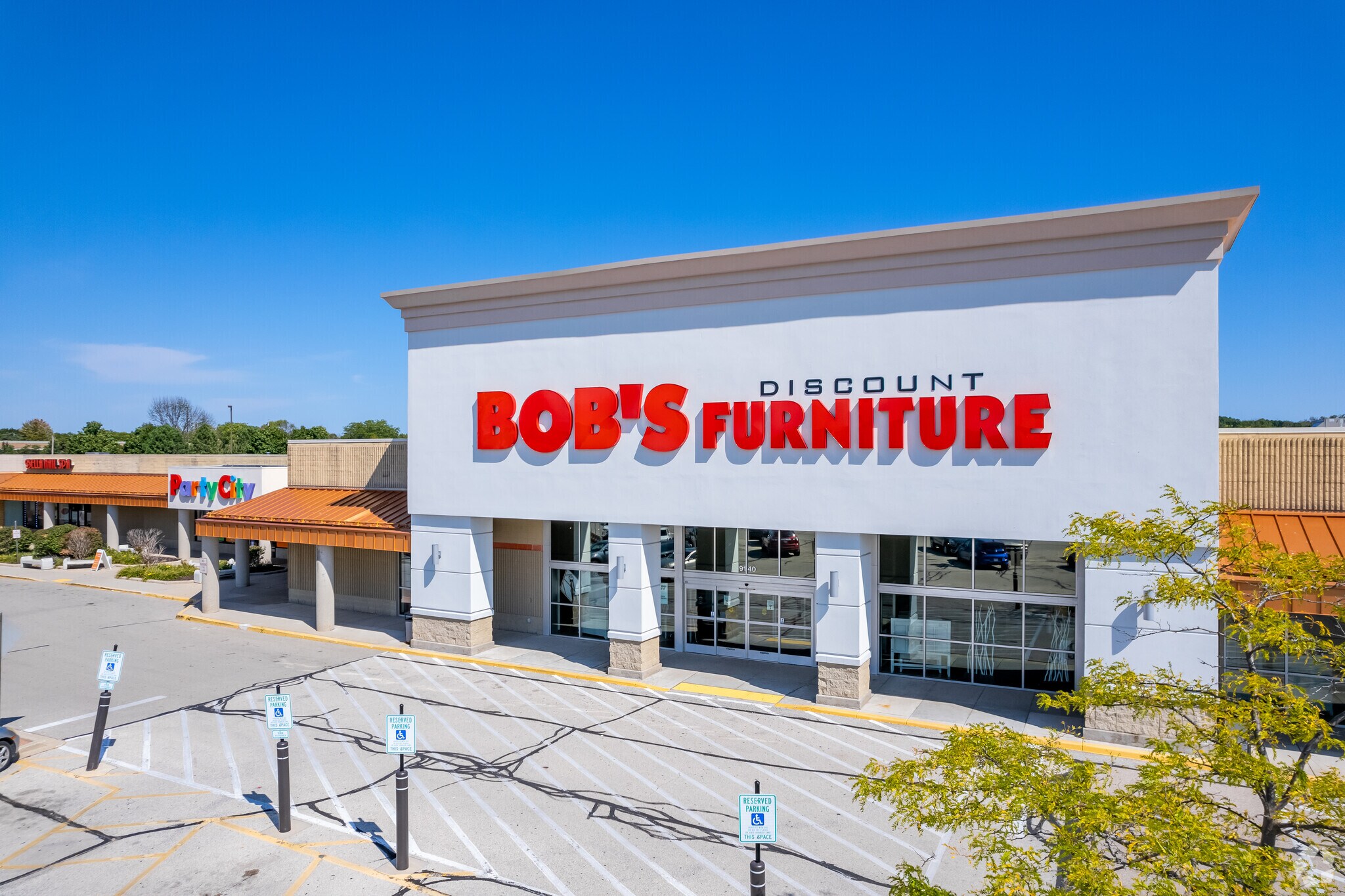 9124-9200 N Green Bay Ave, Brown Deer, WI for Rent