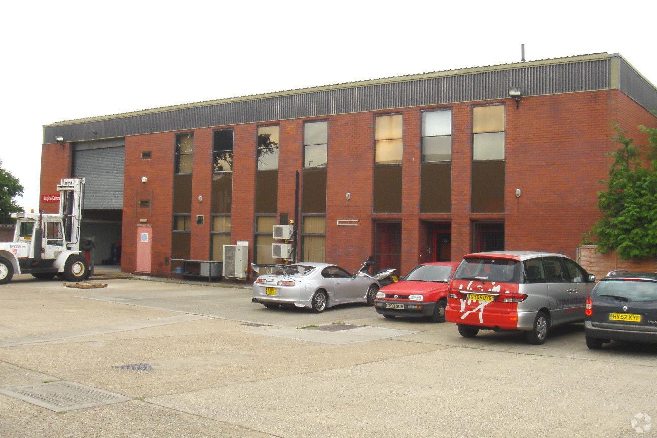 Old Brighton Rd, Lowfield Heath, WSX for Rent