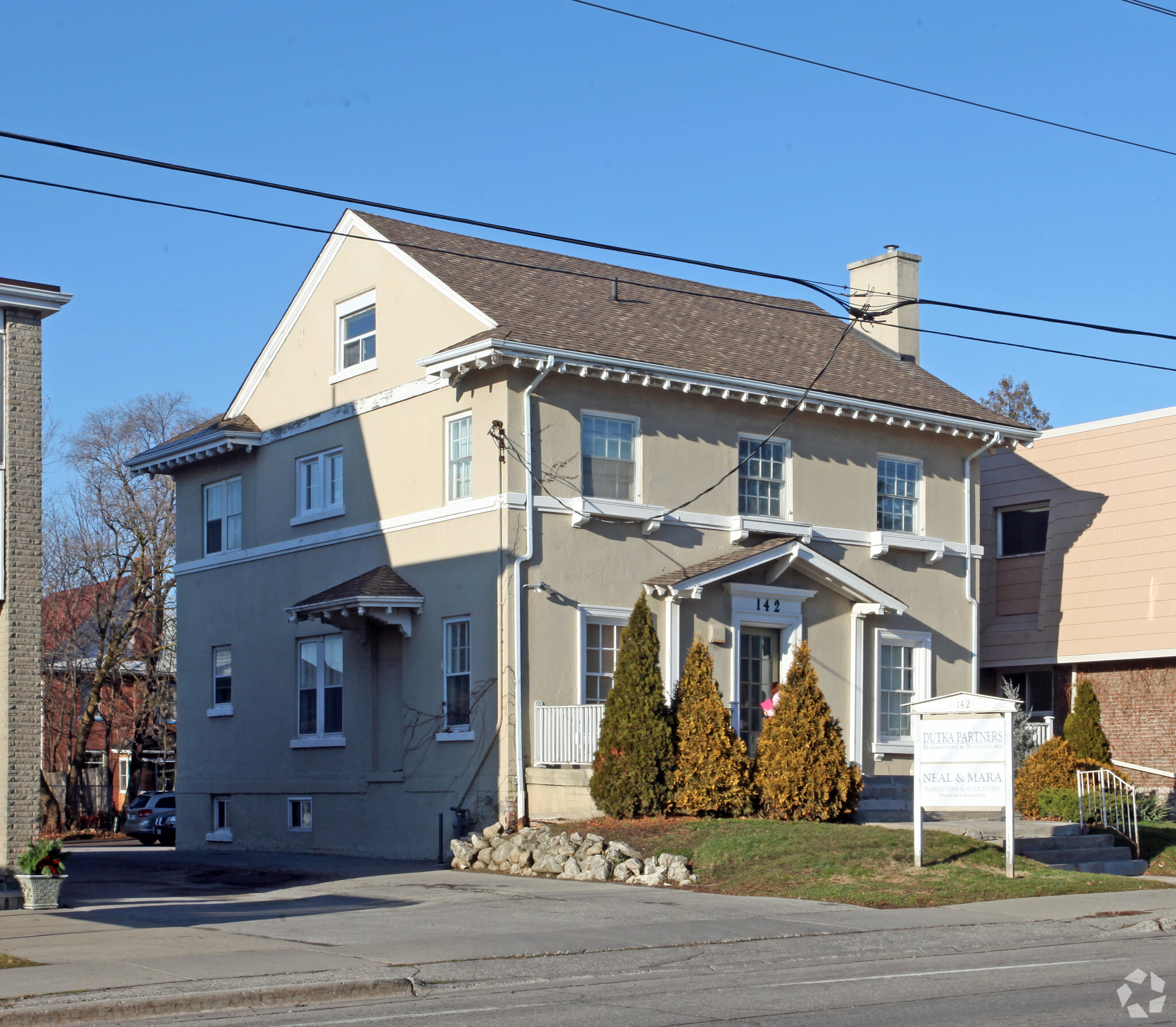 142 Simcoe St N, Oshawa, ON for Rent