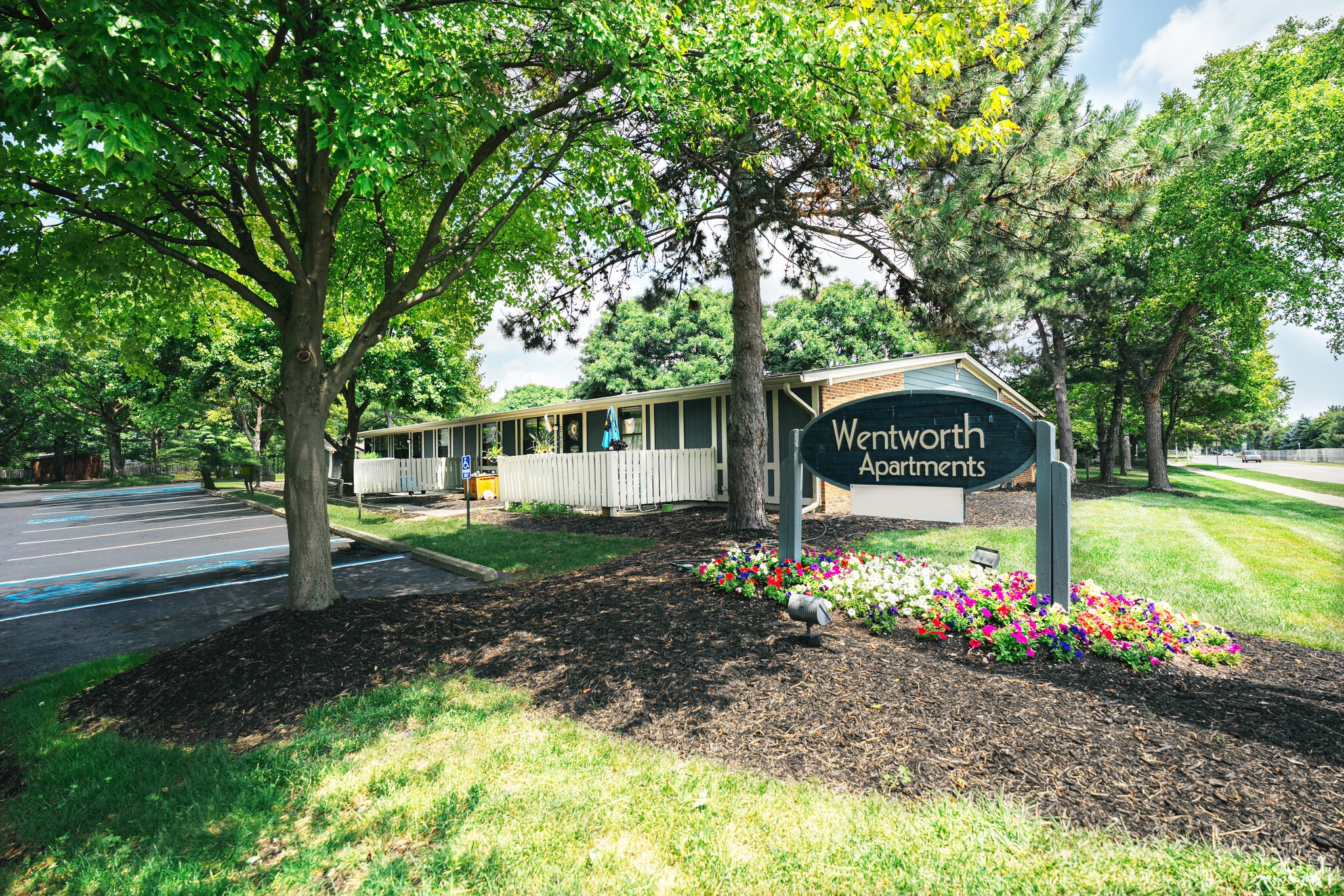 27010 Wentworth Dr, Roseville, MI for Sale