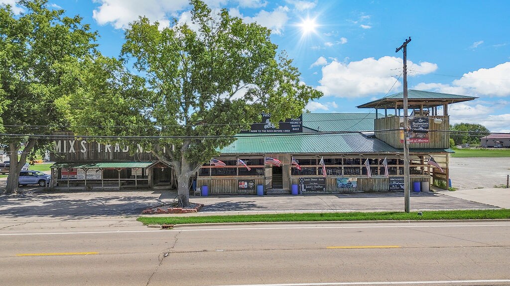 602 Clark St, Utica, IL for Sale