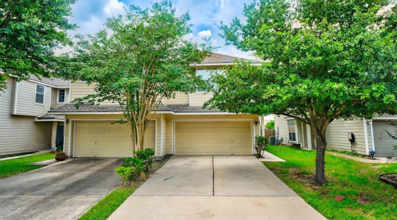 8743 Thistlemoor Ln, Houston, TX for Sale